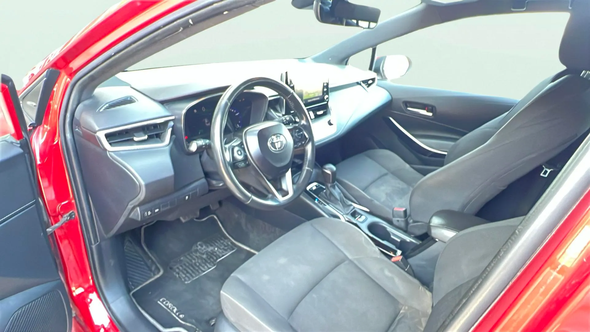 Toyota Corolla 2.0 180H Feel! E-CVT Touring Sport - foto 9