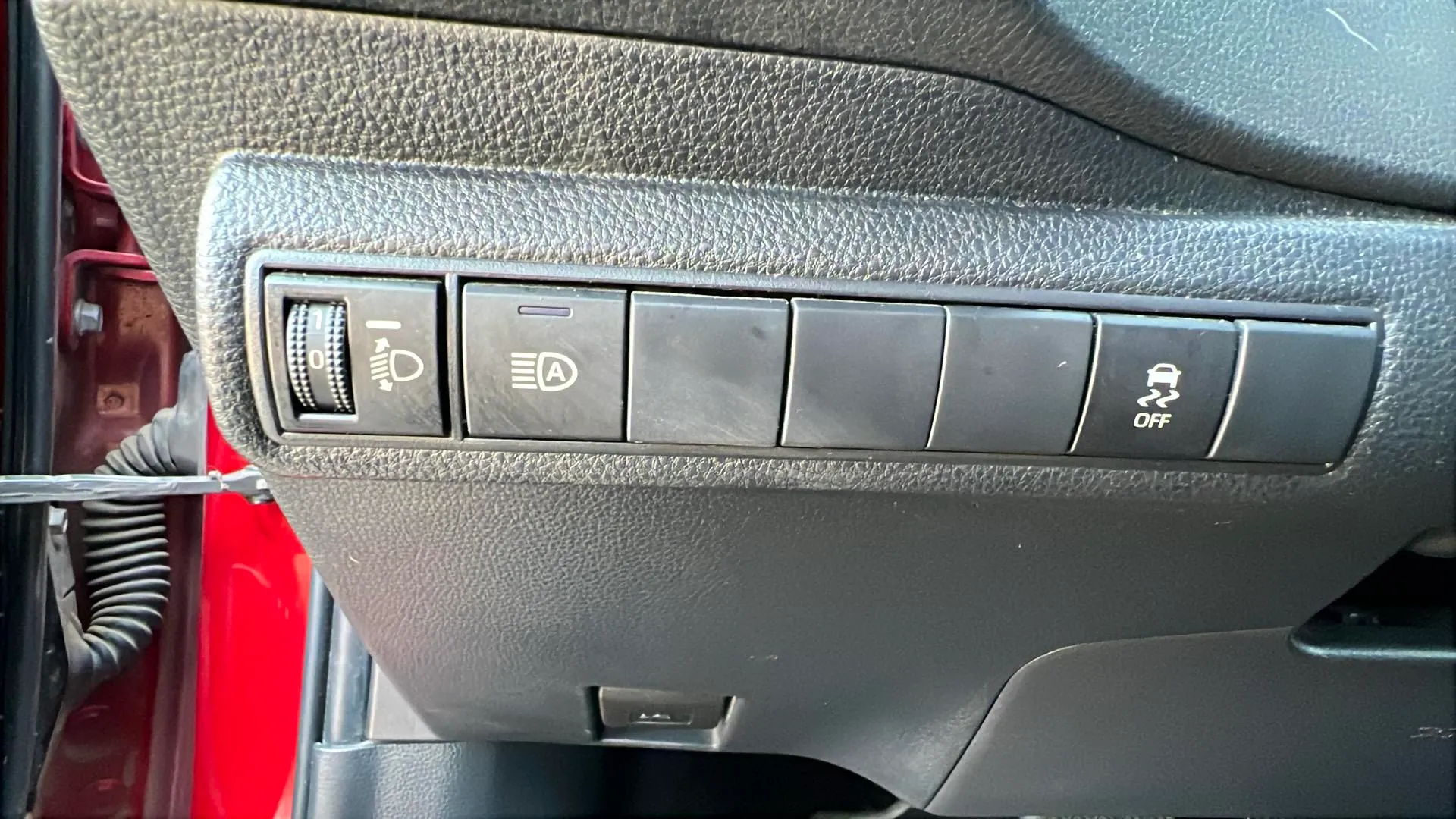 Toyota Corolla 2.0 180H Feel! E-CVT Touring Sport - foto 27