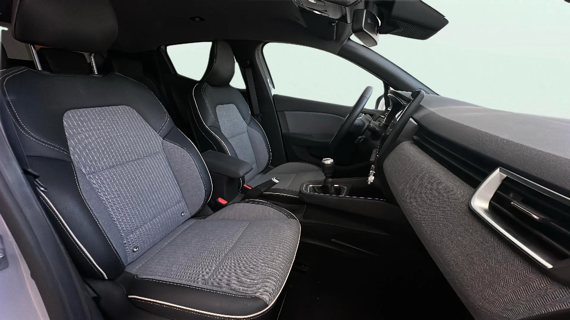Renault Clio Techno TCe 90 - foto 17