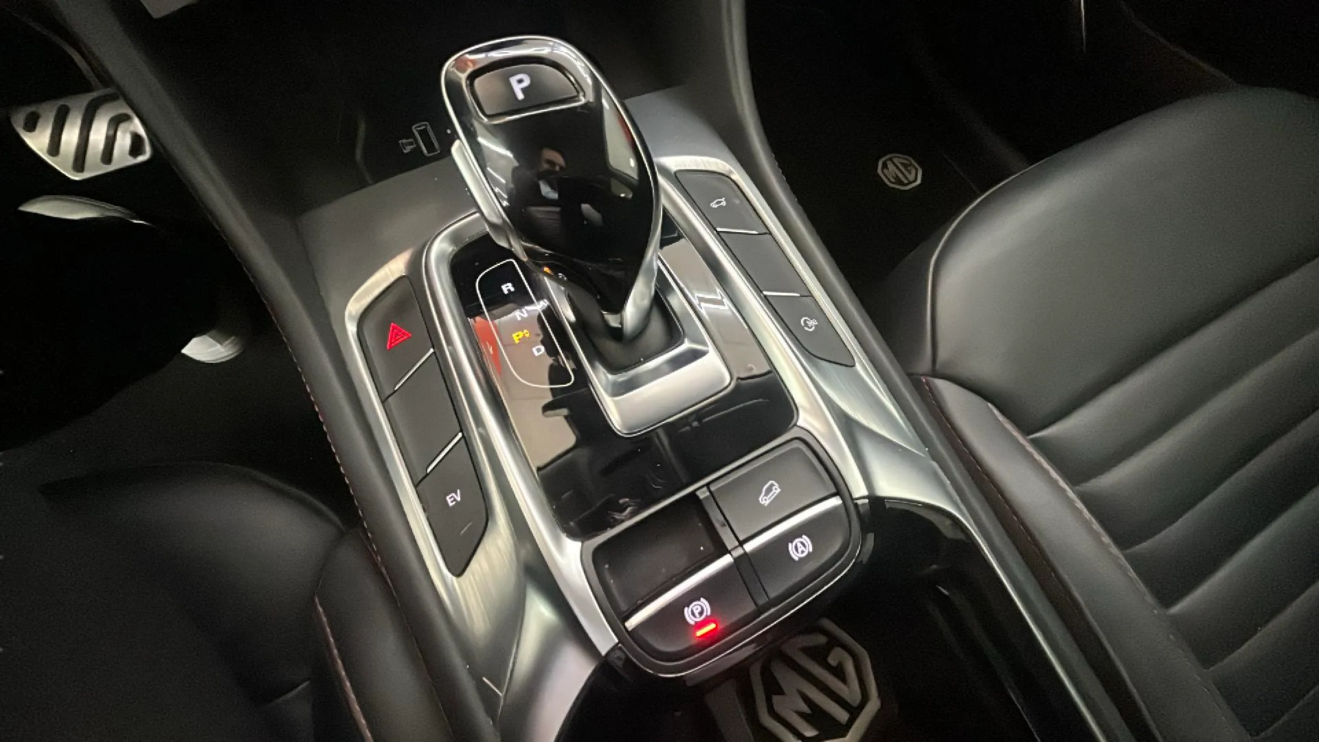 MG HS 1.5T PHEV Luxury - foto 21