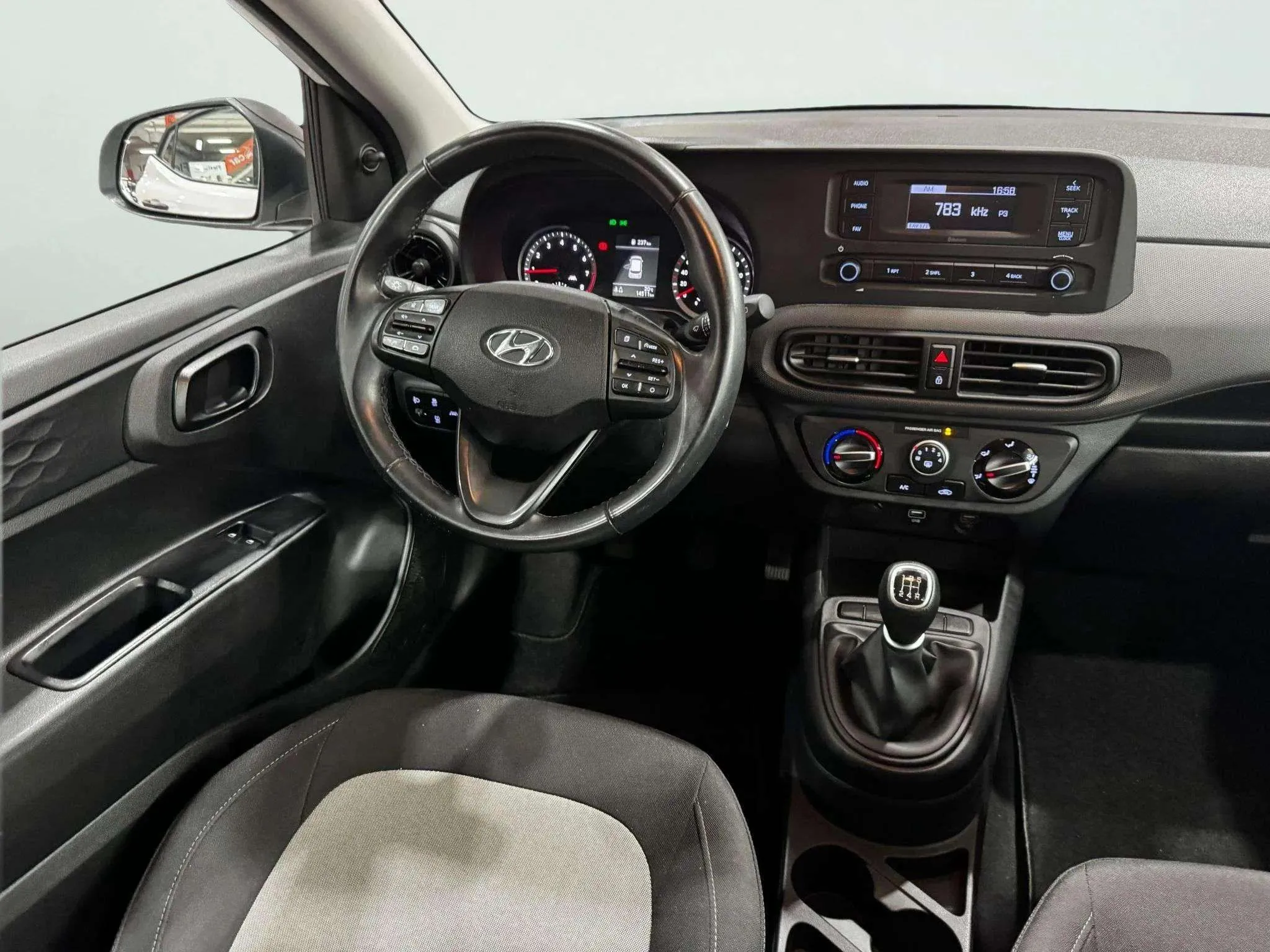 Hyundai i10 1.0 Essence - foto 10