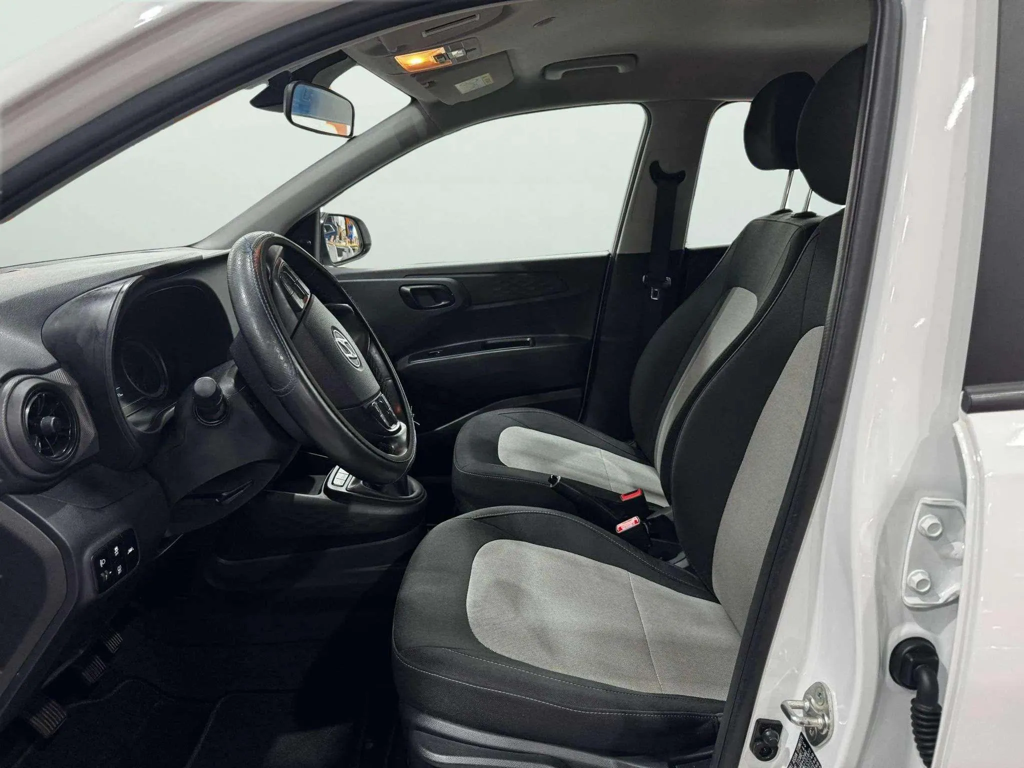 Hyundai i10 1.0 Essence - foto 21