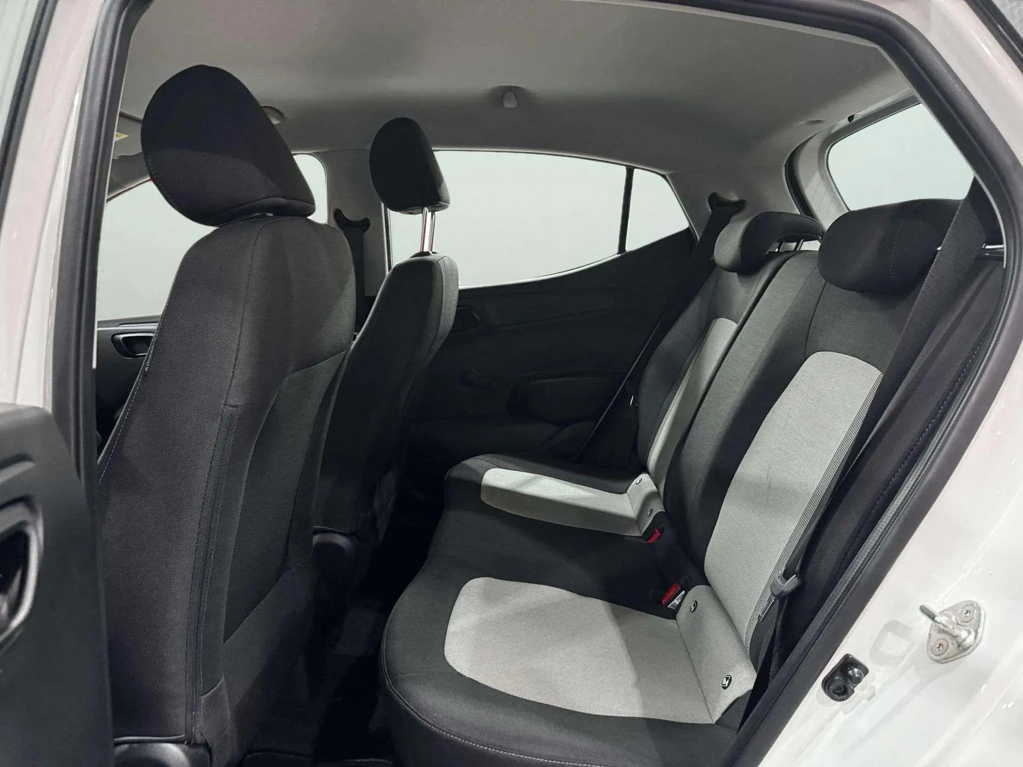 Hyundai i10 1.0 Essence - foto 20