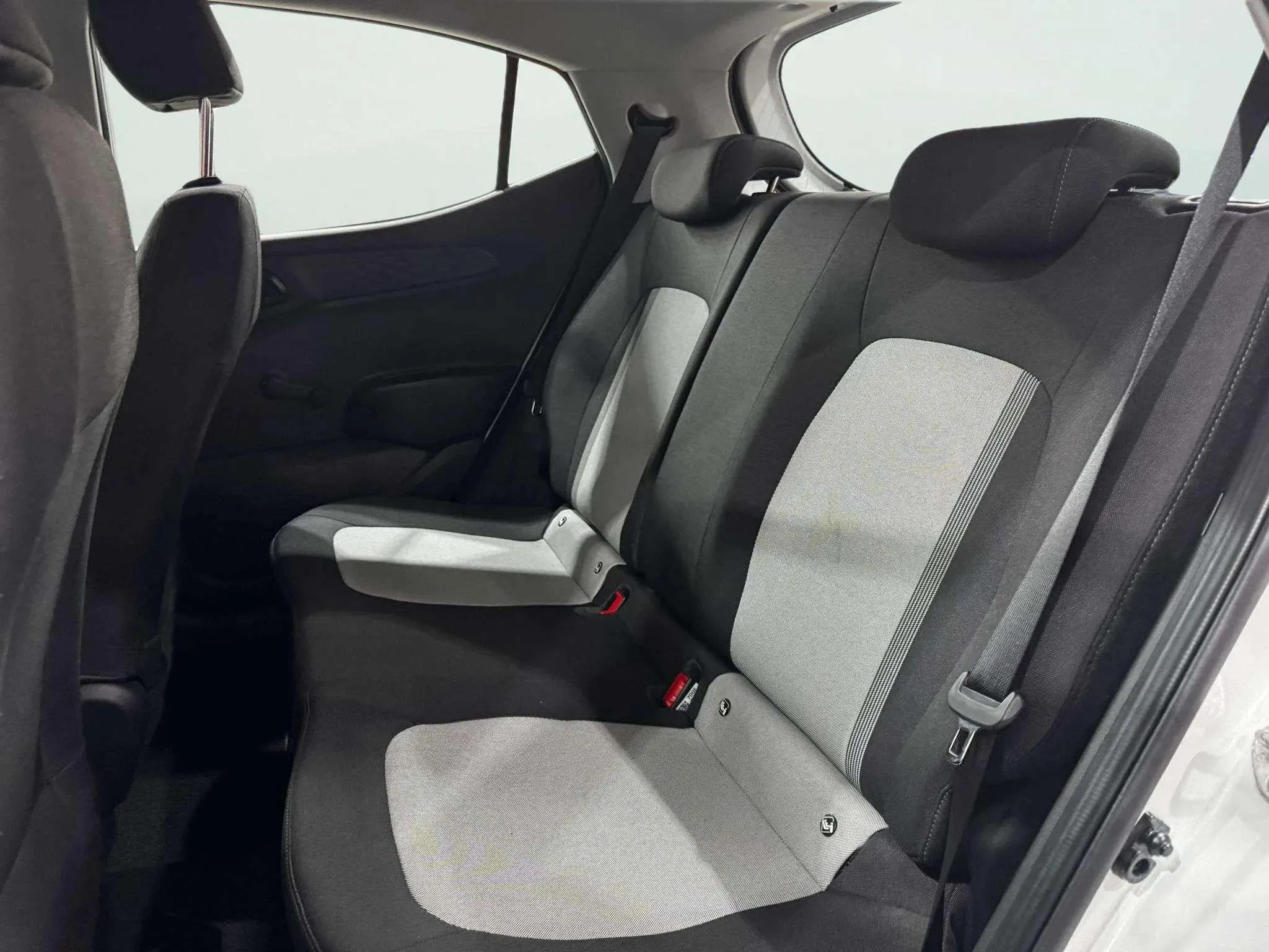 Hyundai i10 1.0 Essence - foto 19