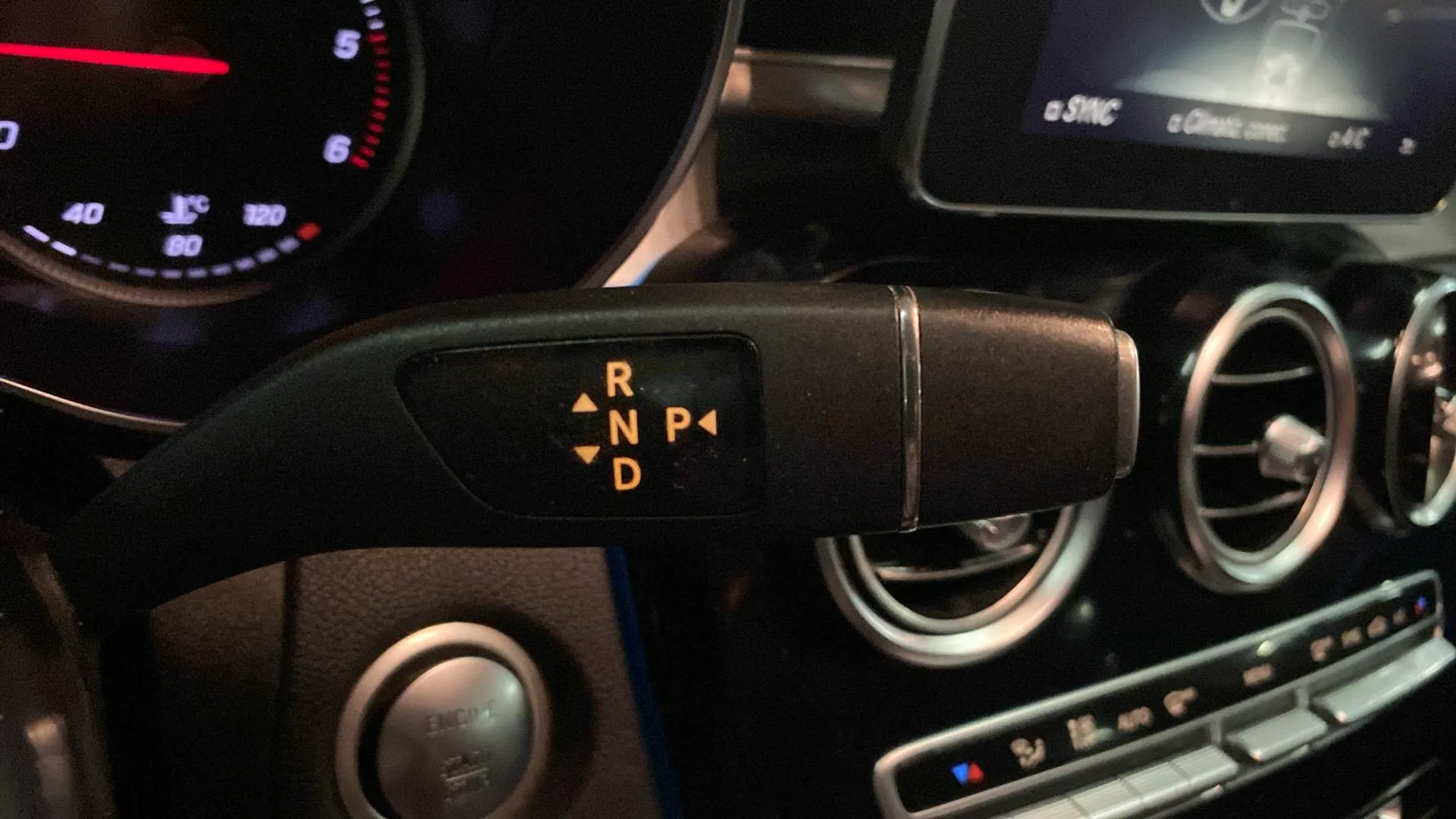 Mercedes-Benz GLC 220 d 4MATIC - foto 17