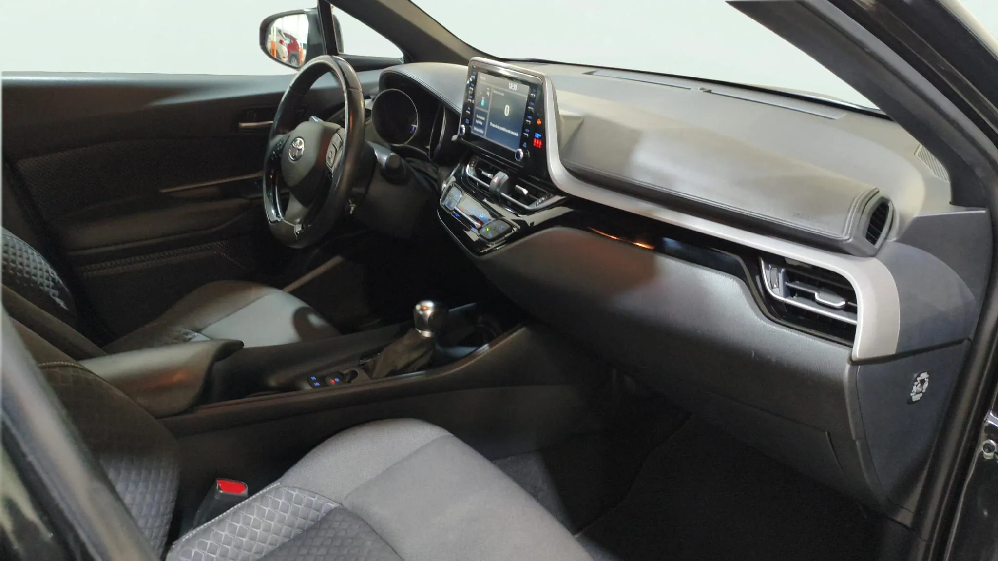 Toyota C-HR 1.8 125H Active - foto 9