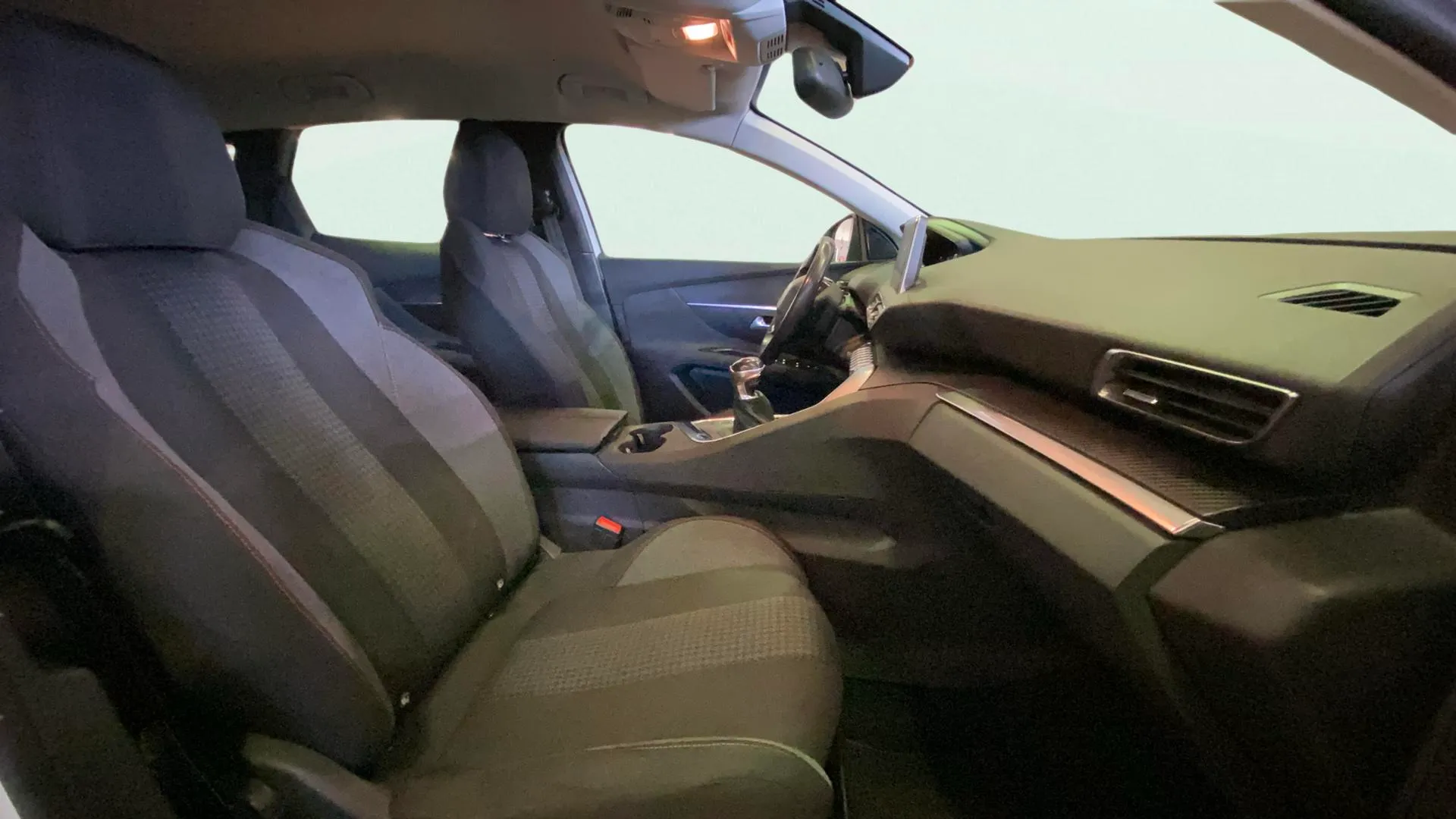 Peugeot 3008 1.5 BlueHDi Active - foto 12