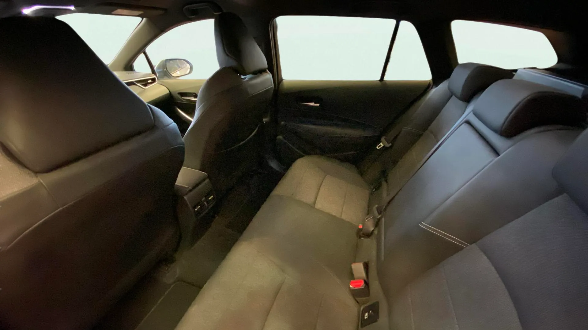 Toyota Corolla 140H Active Plus Touring Sport - foto 13