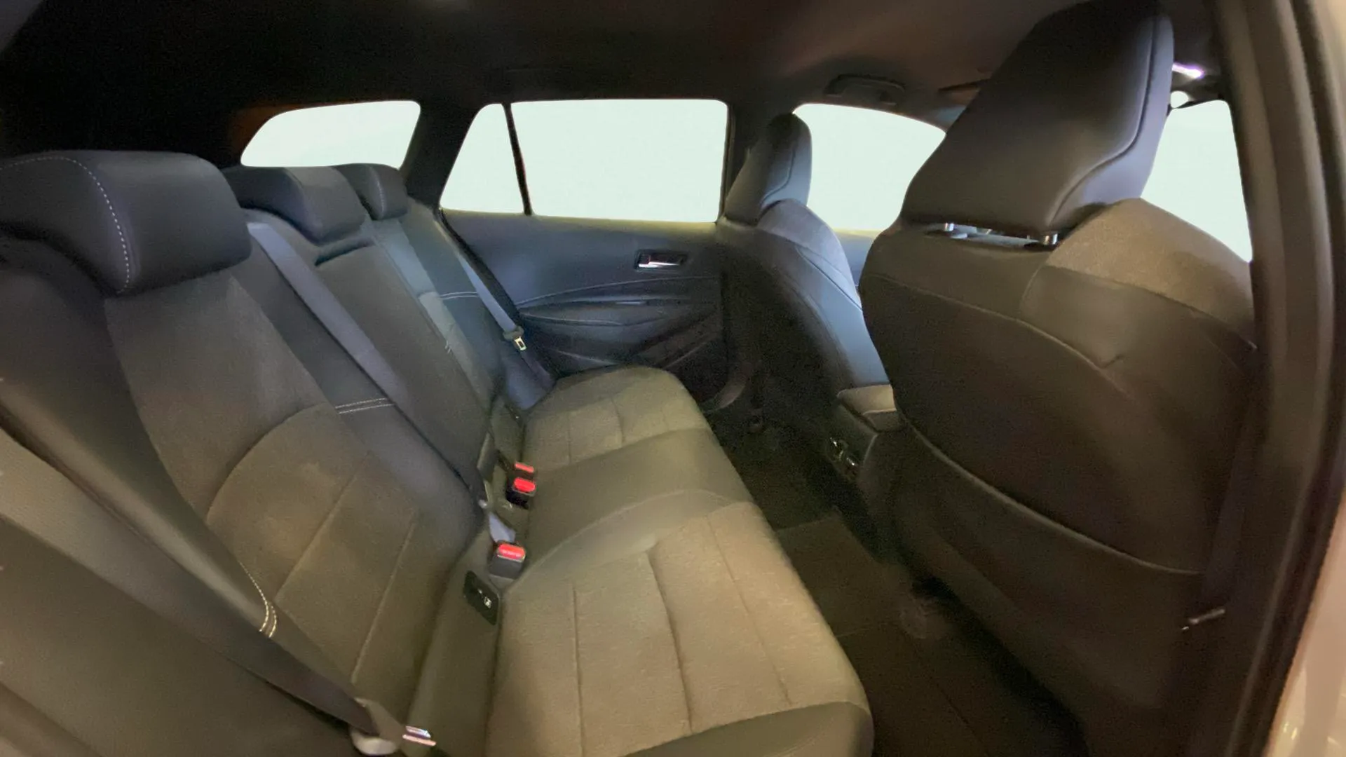 Toyota Corolla 140H Active Plus Touring Sport - foto 15
