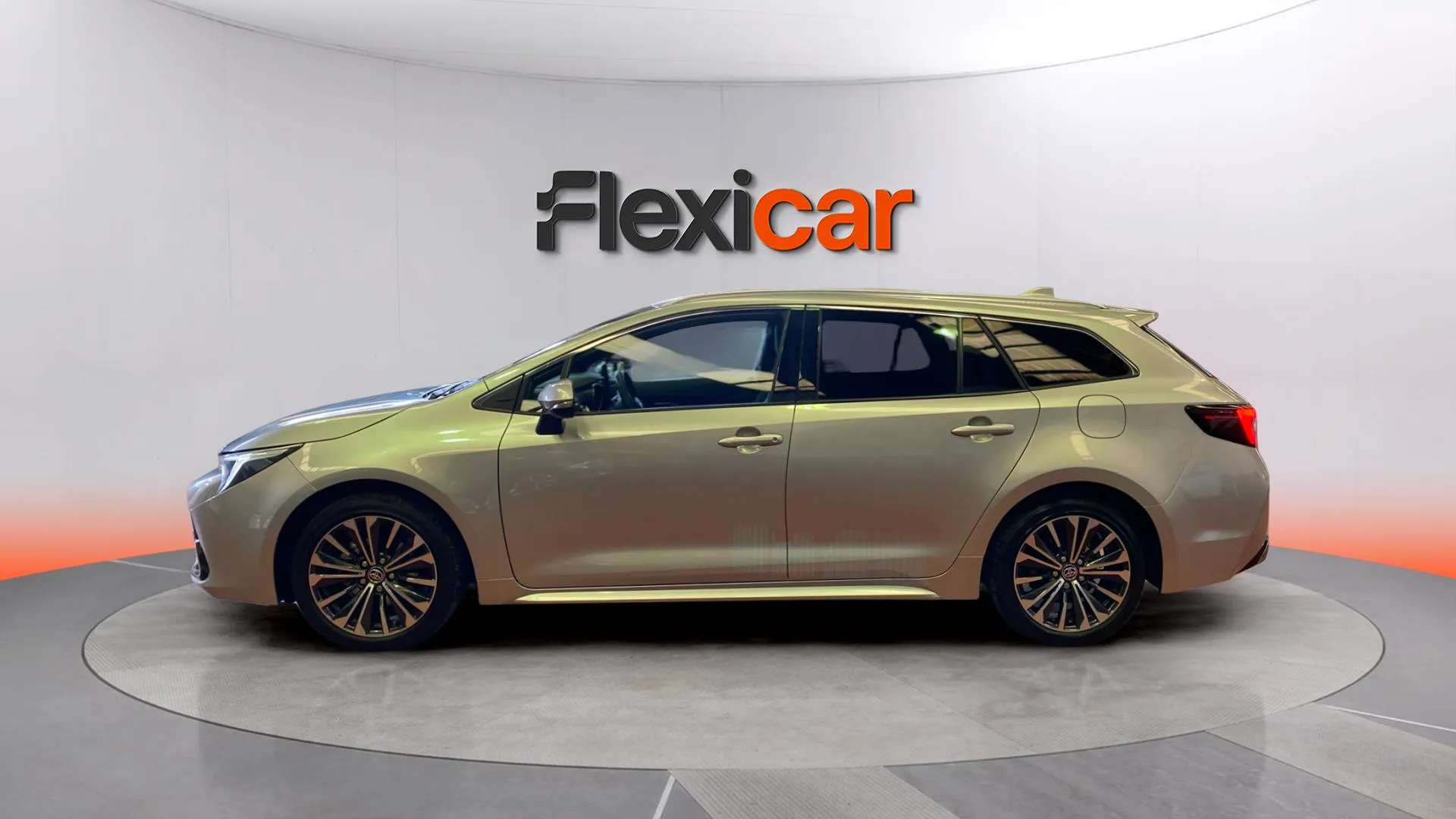 Toyota Corolla 140H Active Plus Touring Sport - foto 4