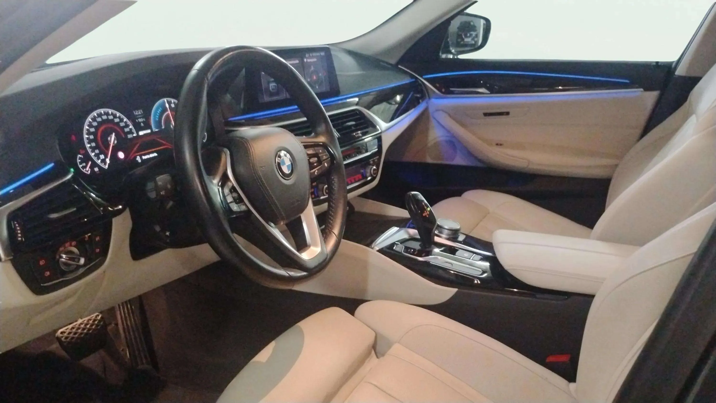 BMW Serie 5 530e - foto 13