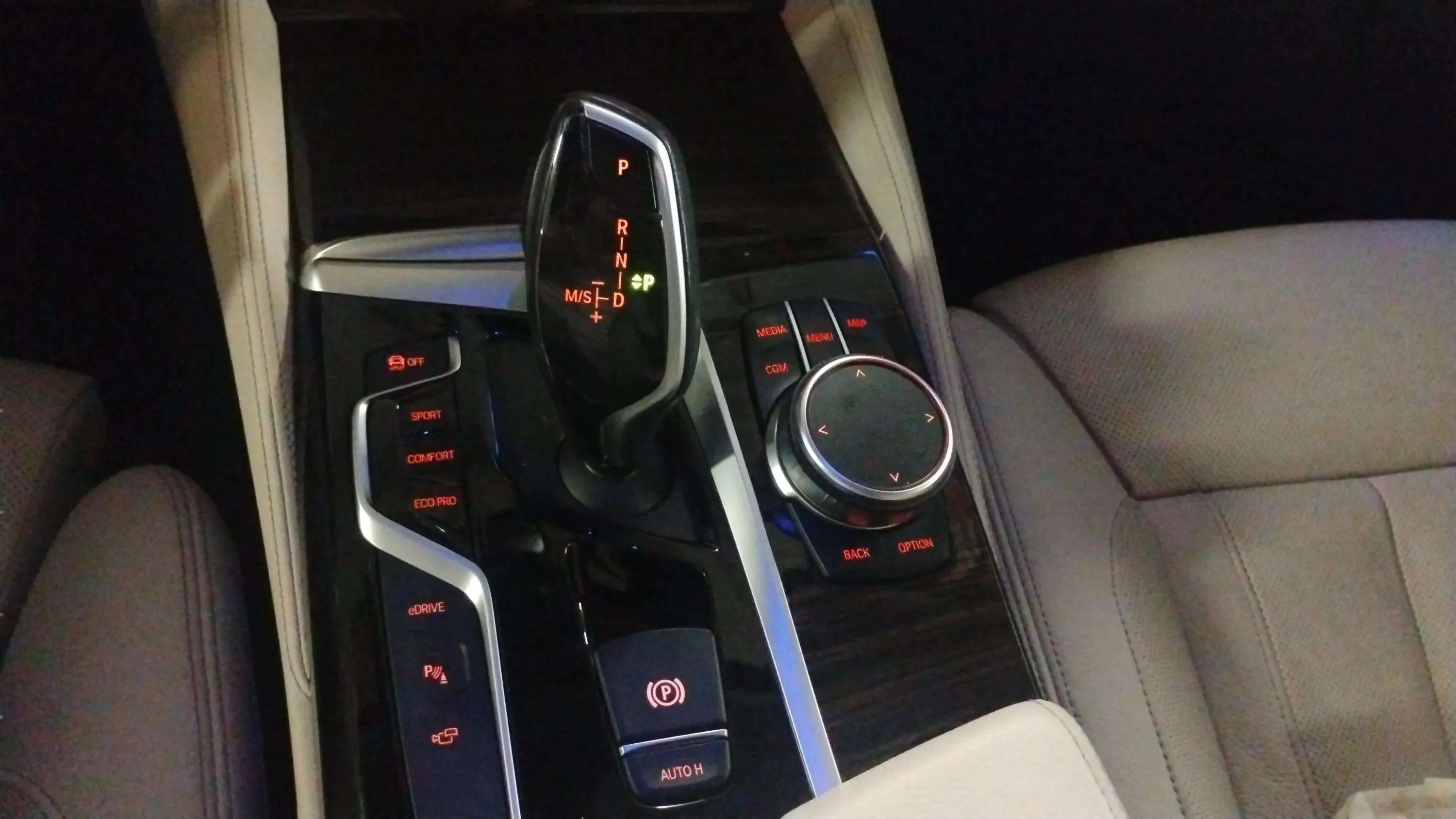 BMW Serie 5 530e - foto 12