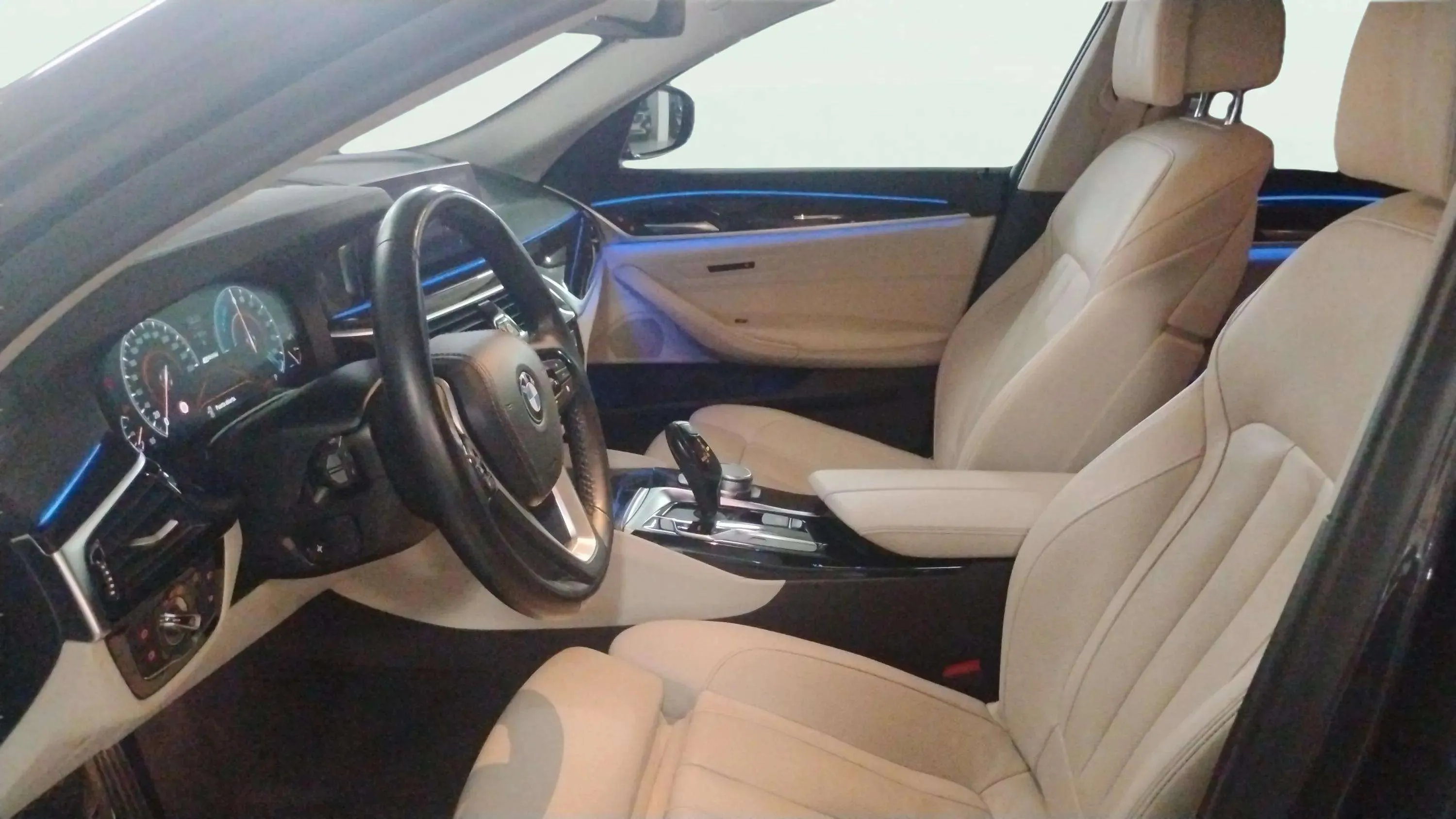 BMW Serie 5 530e - foto 14