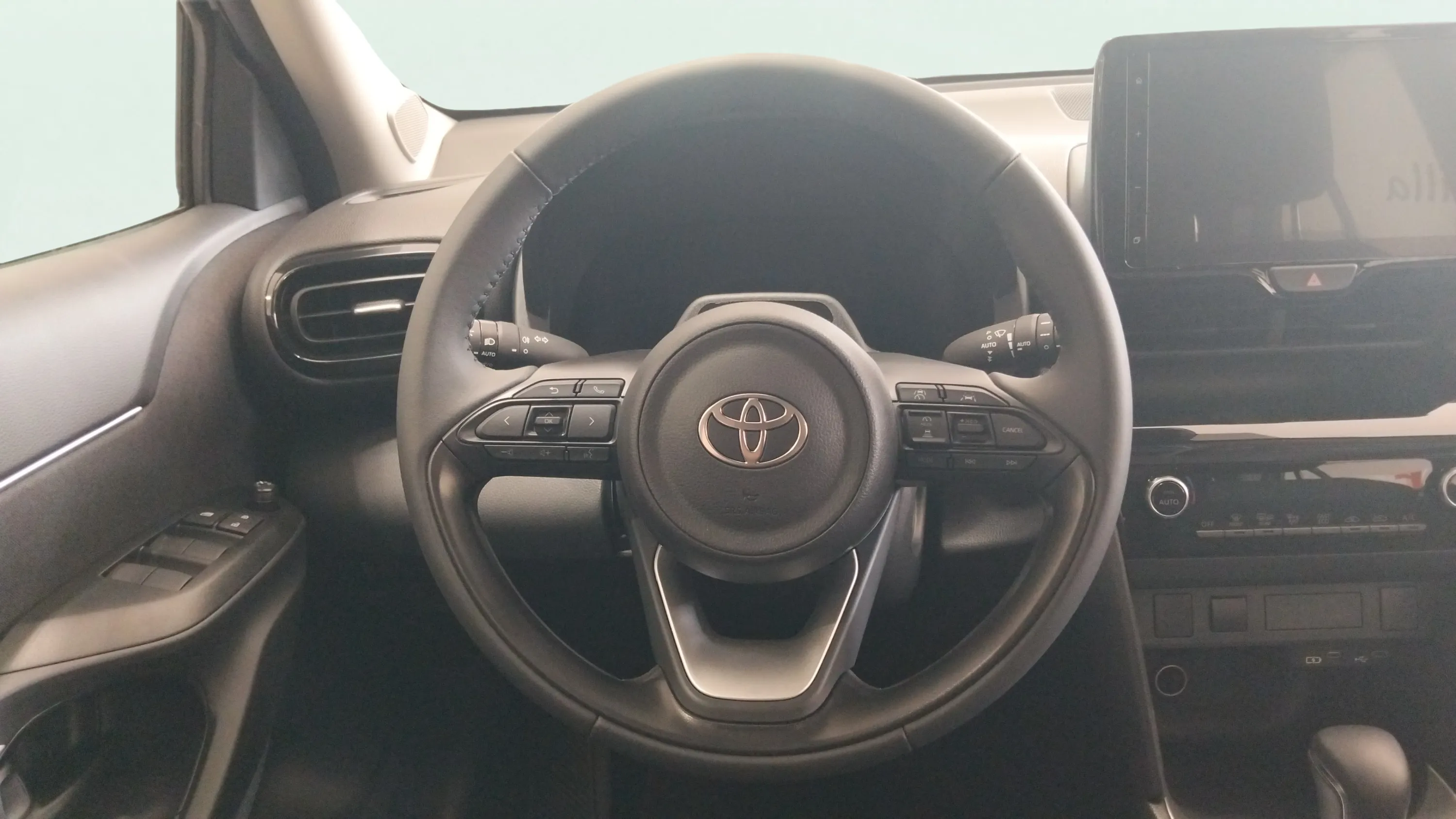 Toyota Yaris Cross 1.5 130H Business - foto 13