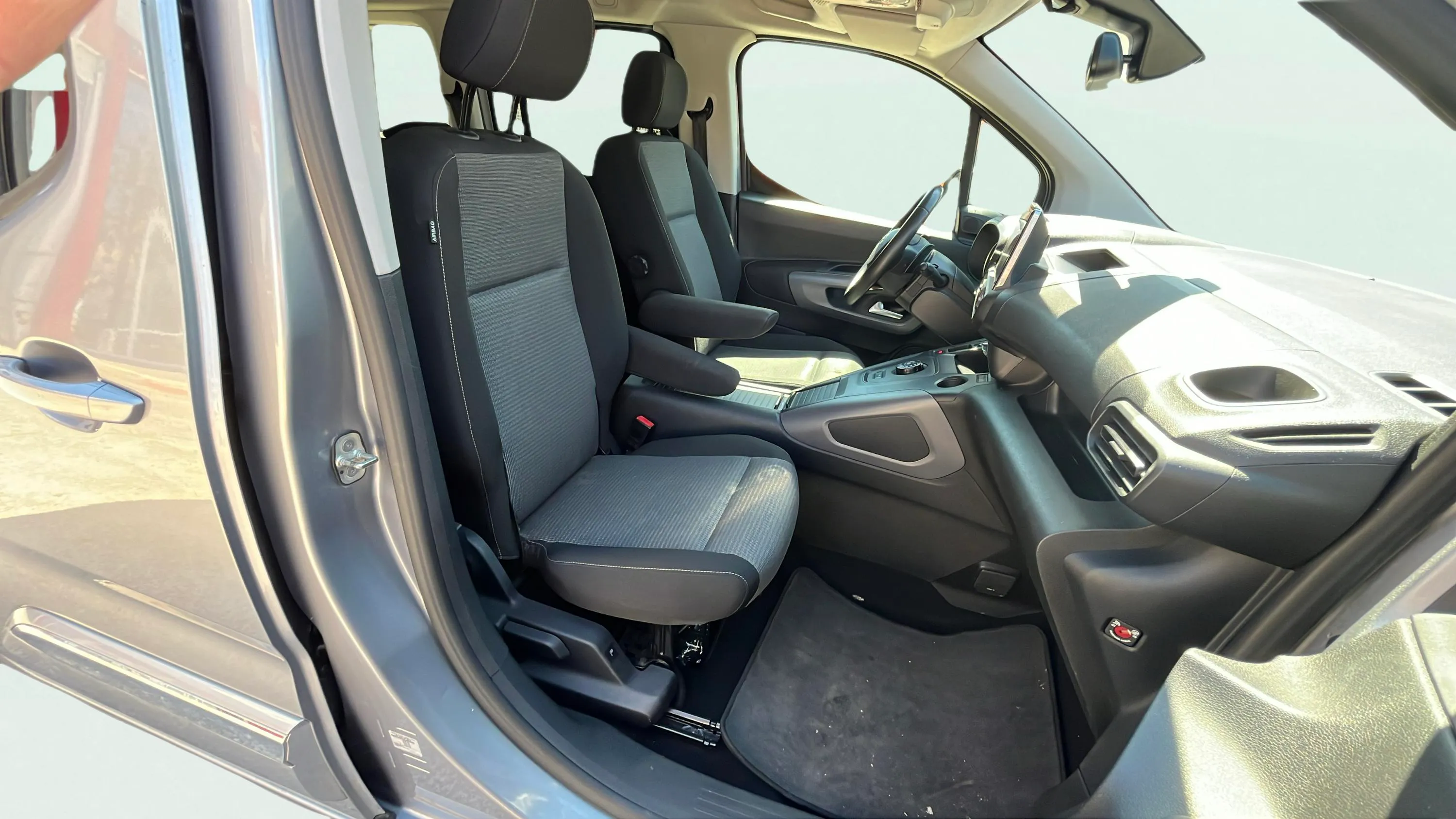 Toyota Proace City 1.2 Family Act 7 Plazas L2 - foto 18