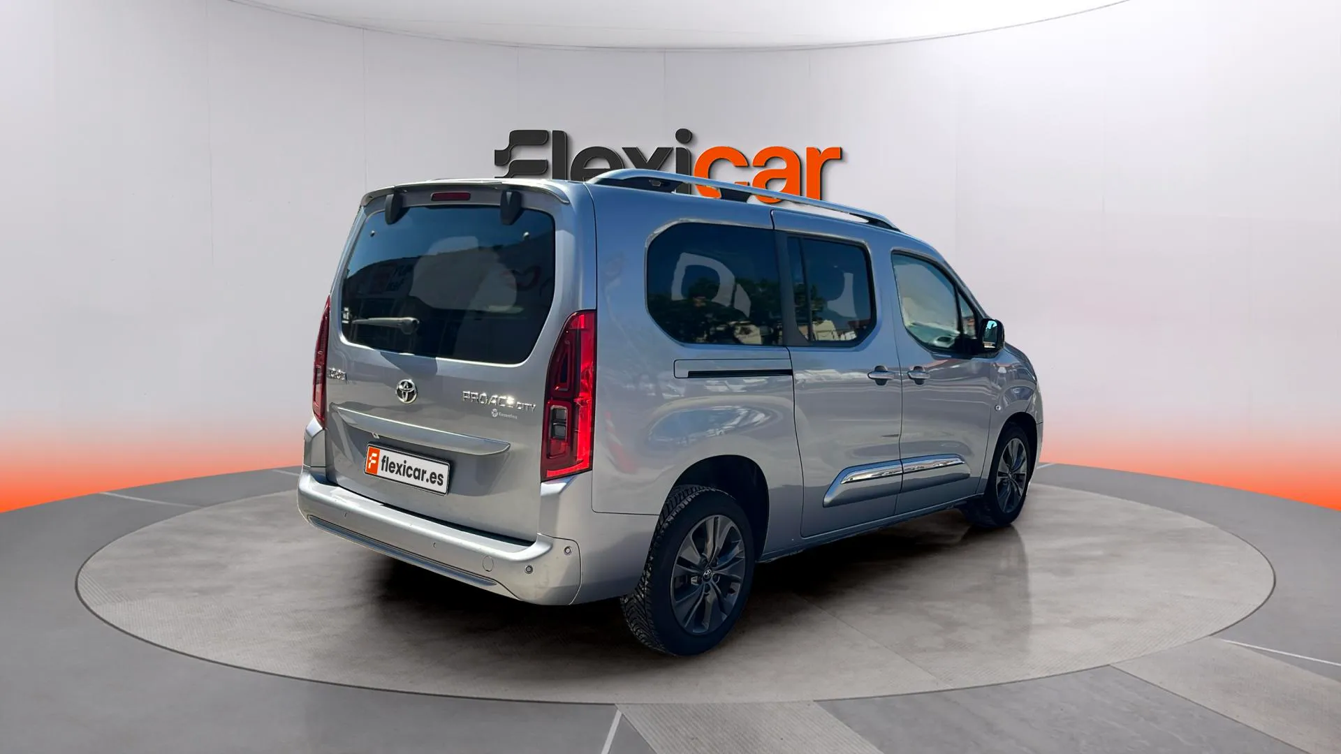 Toyota Proace City 1.2 Family Act 7 Plazas L2 - foto 8