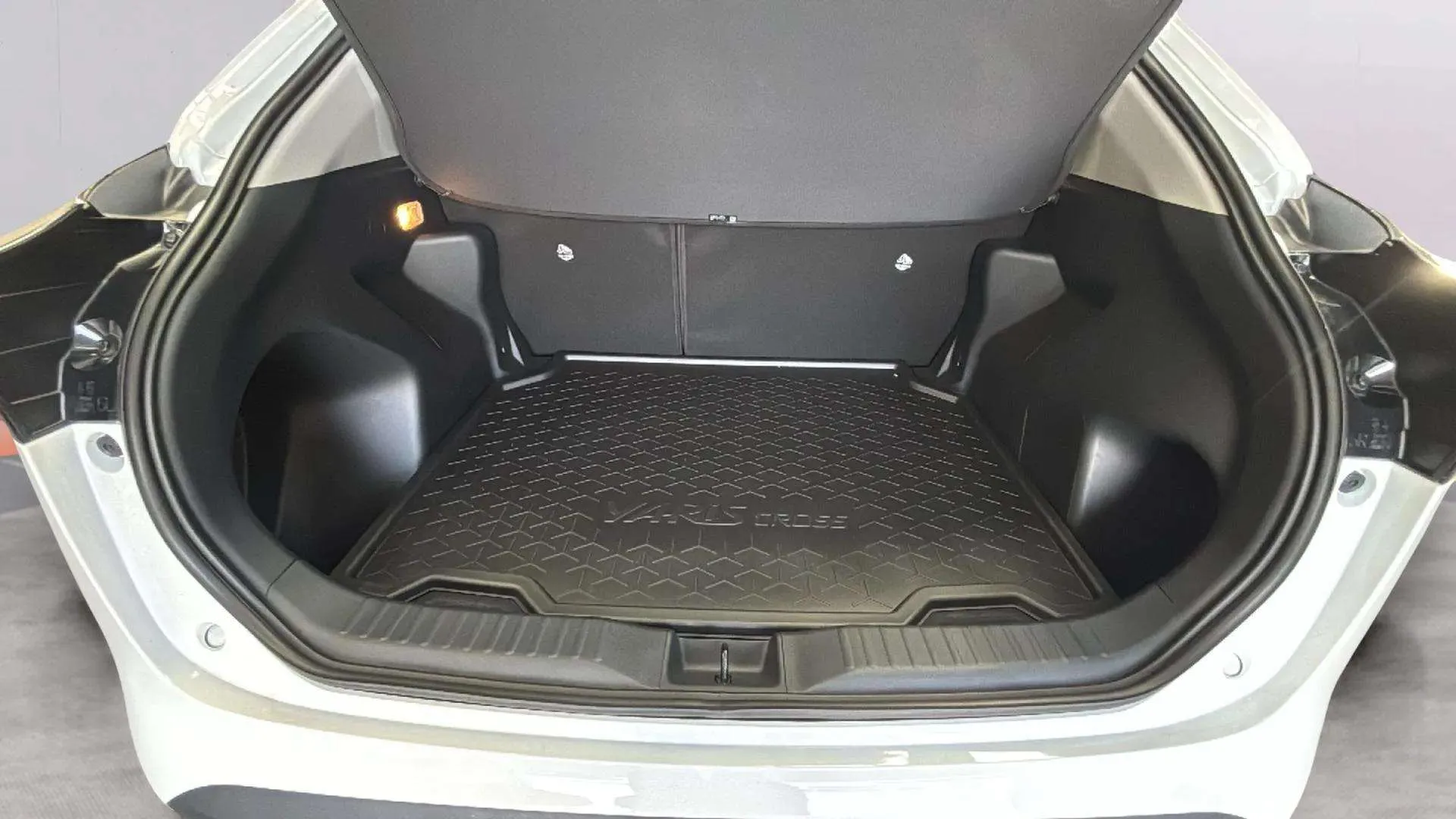 Toyota Yaris Cross 1.5 130H Active - foto 9