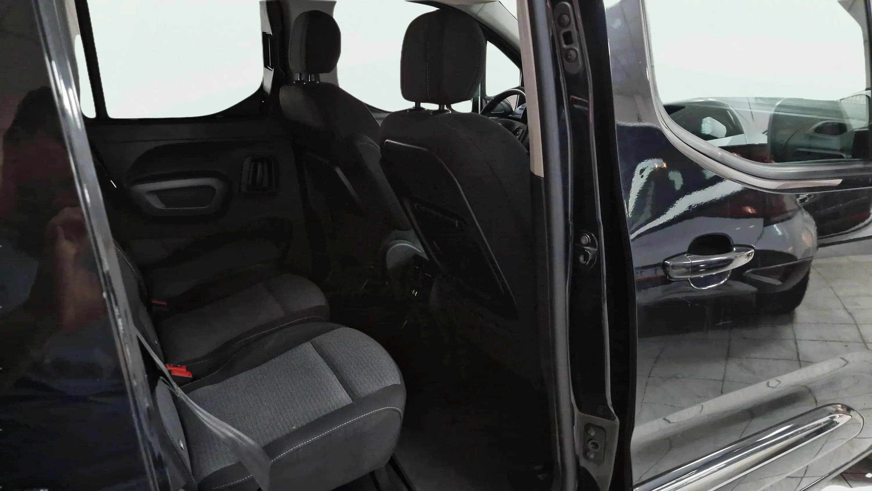 Toyota Proace City 1.2 Family Act 7 Plazas L2 - foto 19