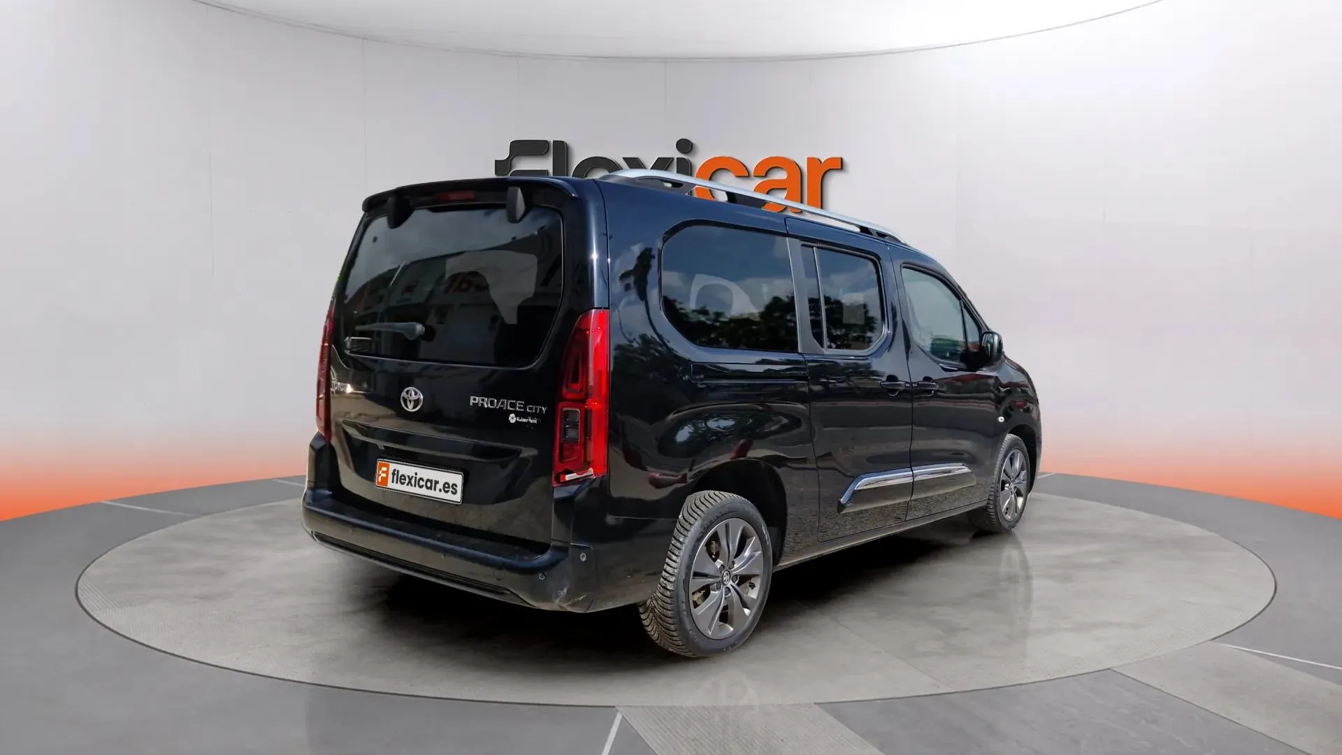 Toyota Proace City 1.2 Family Act 7 Plazas L2 - foto 5