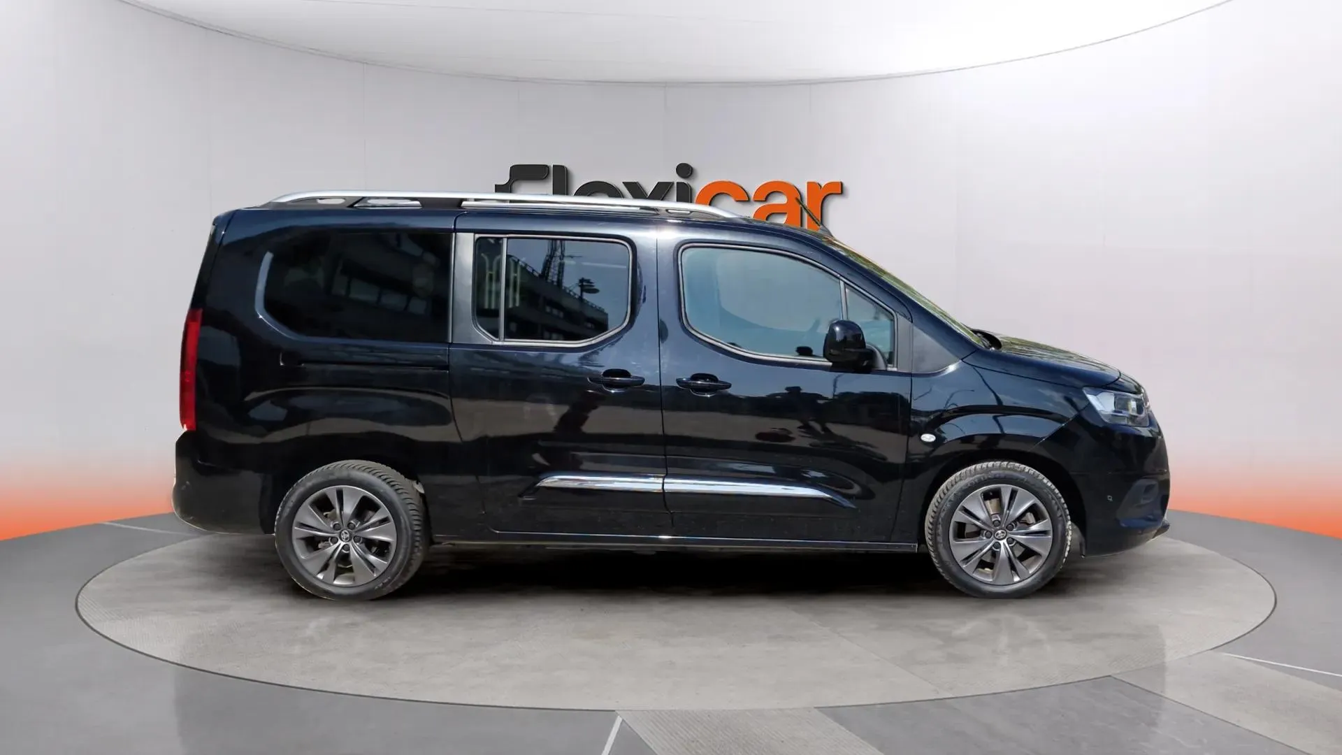 Toyota Proace City 1.2 Family Act 7 Plazas L2 - foto 4