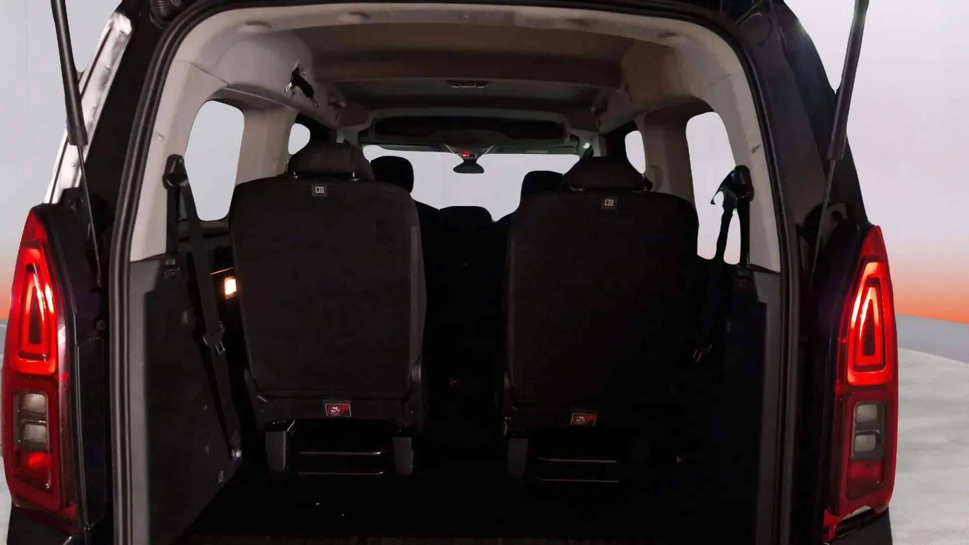 Toyota Proace City 1.2 Family Act 7 Plazas L2 - foto 20