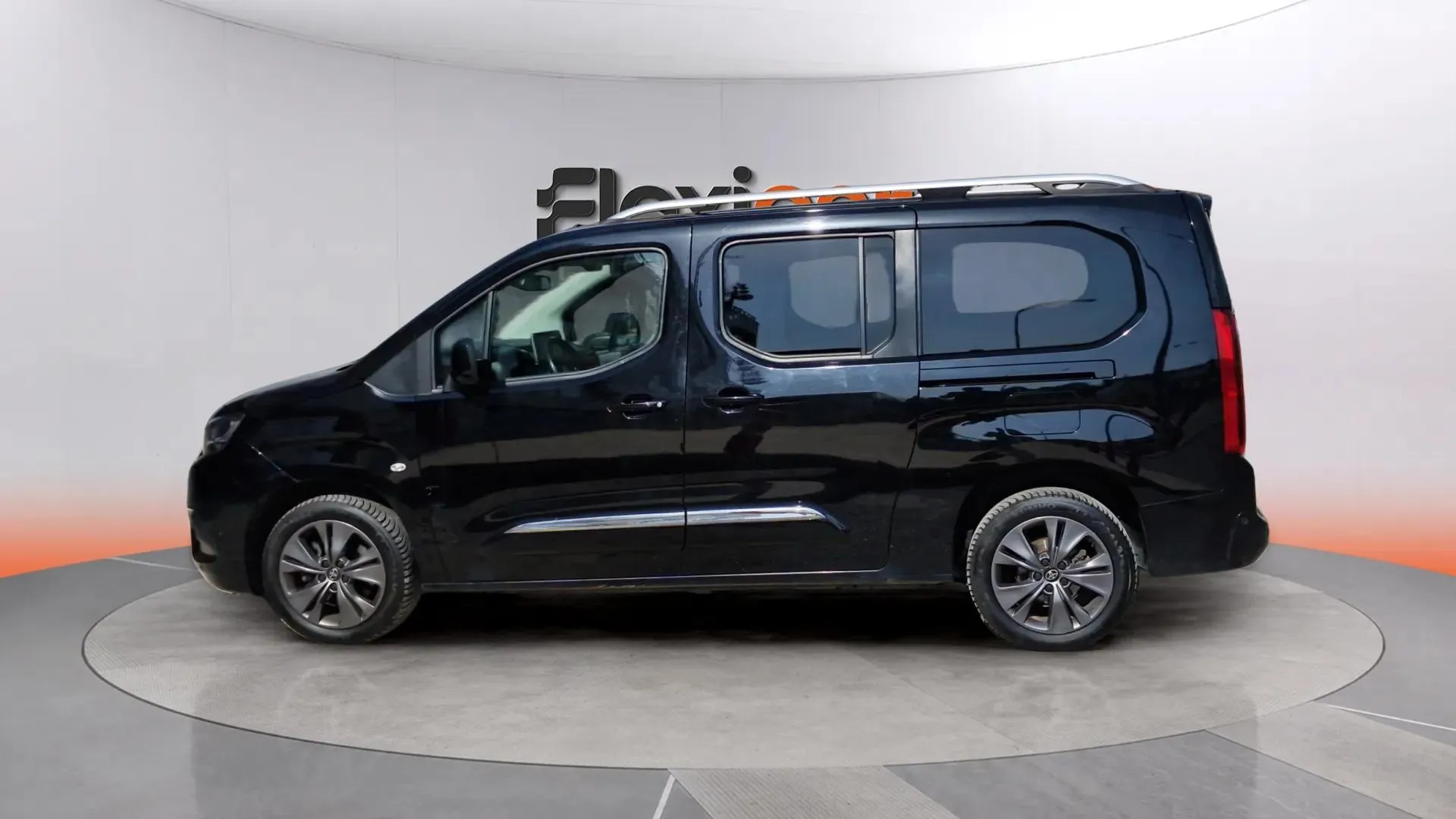 Toyota Proace City 1.2 Family Act 7 Plazas L2 - foto 6