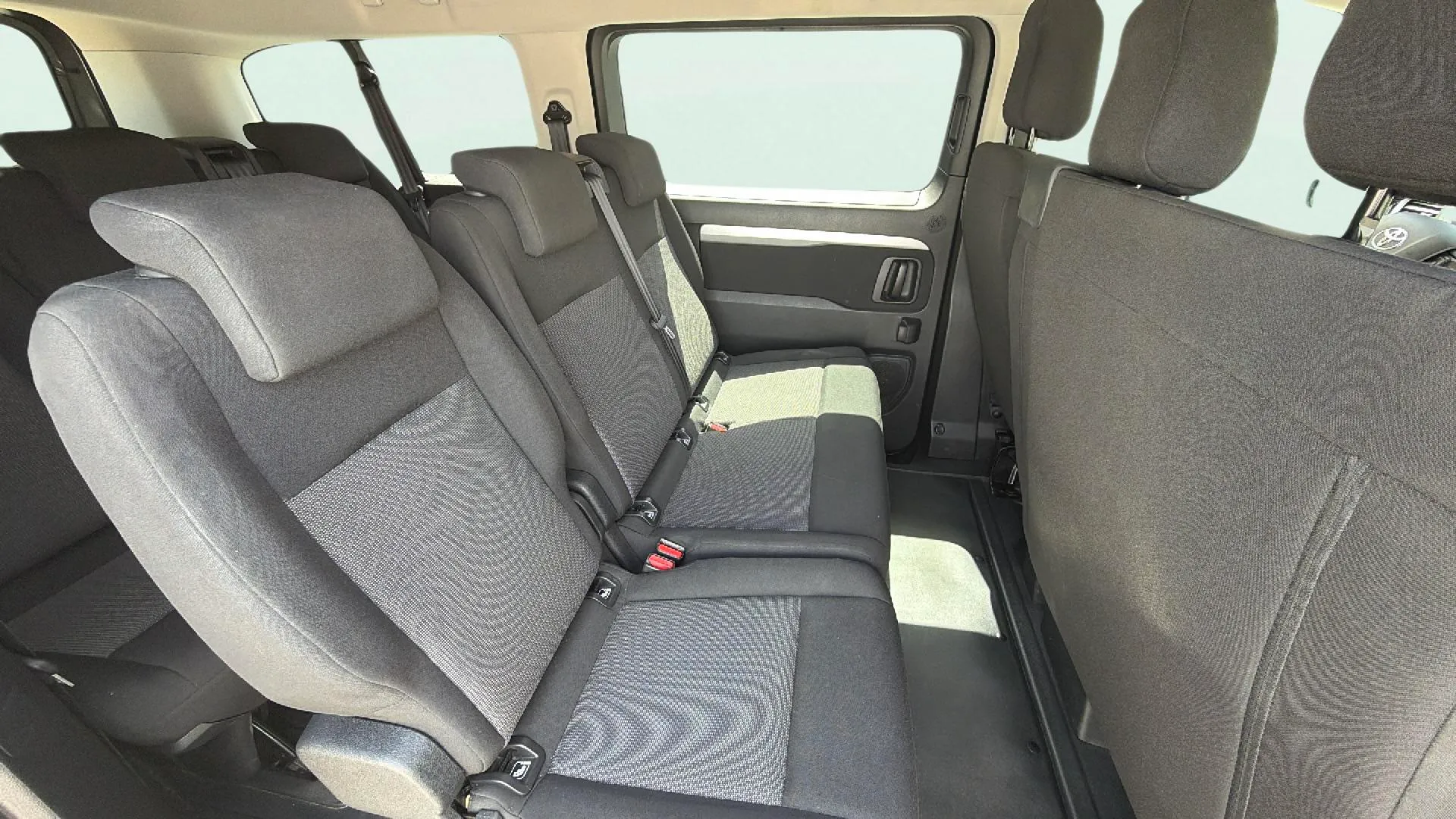 Toyota Proace City 1.5D Family Active 7 Plz L2 - foto 18