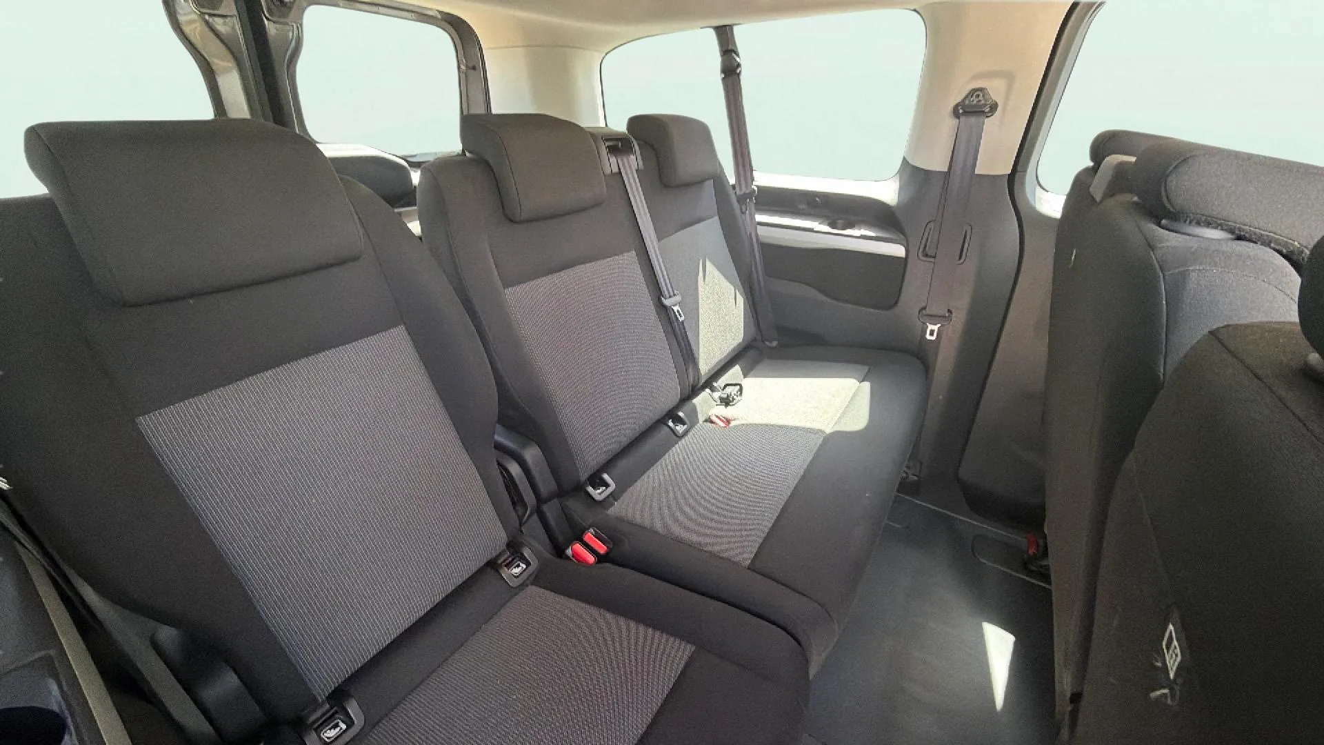 Toyota Proace City 1.5D Family Active 7 Plz L2 - foto 19