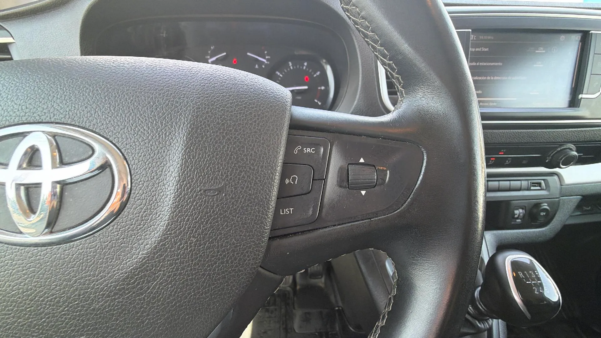 Toyota Proace City 1.5D Family Active 7 Plz L2 - foto 15