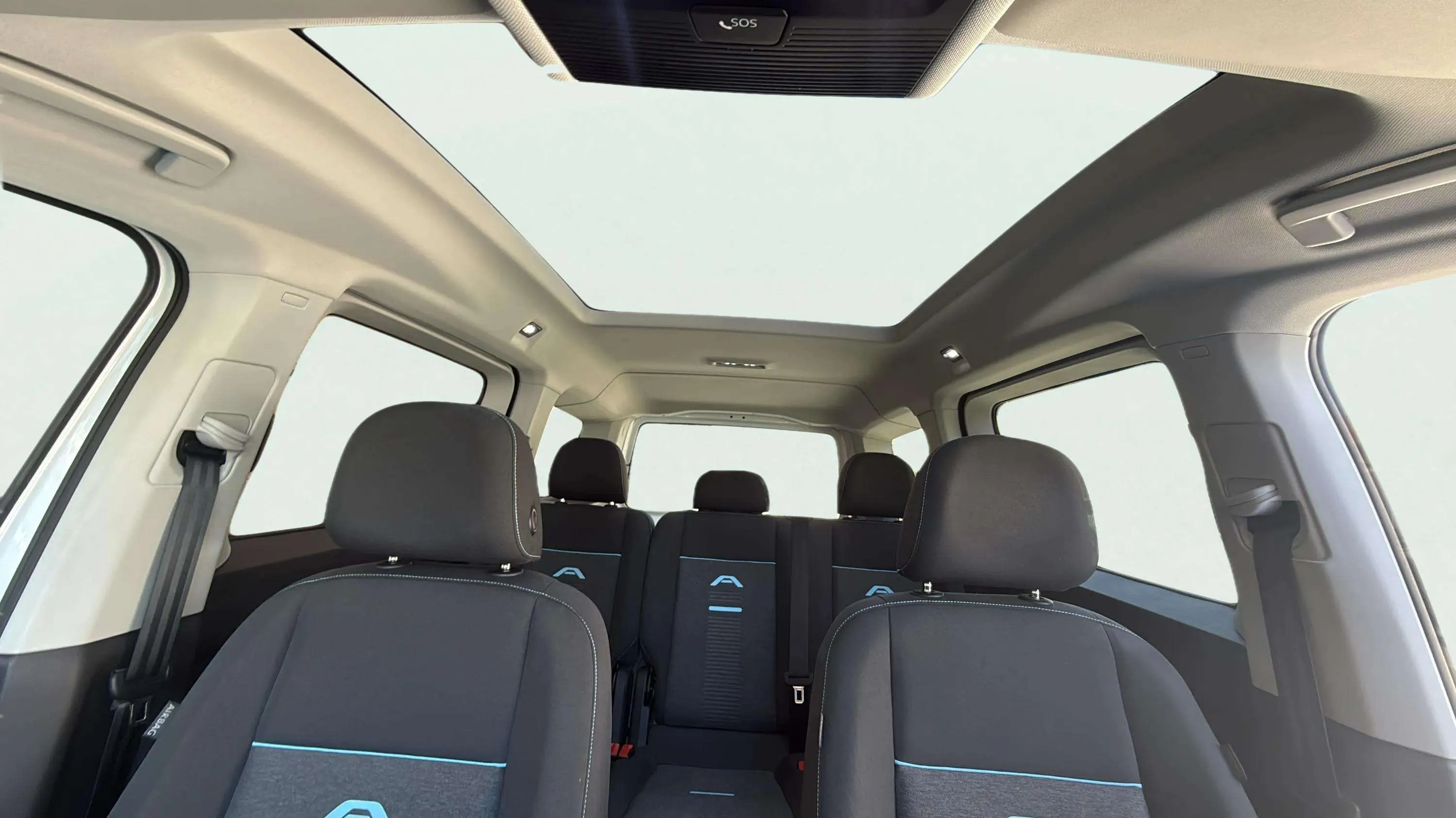 Ford Grand Tourneo Connect 2.0 EcoBlue Active - foto 31