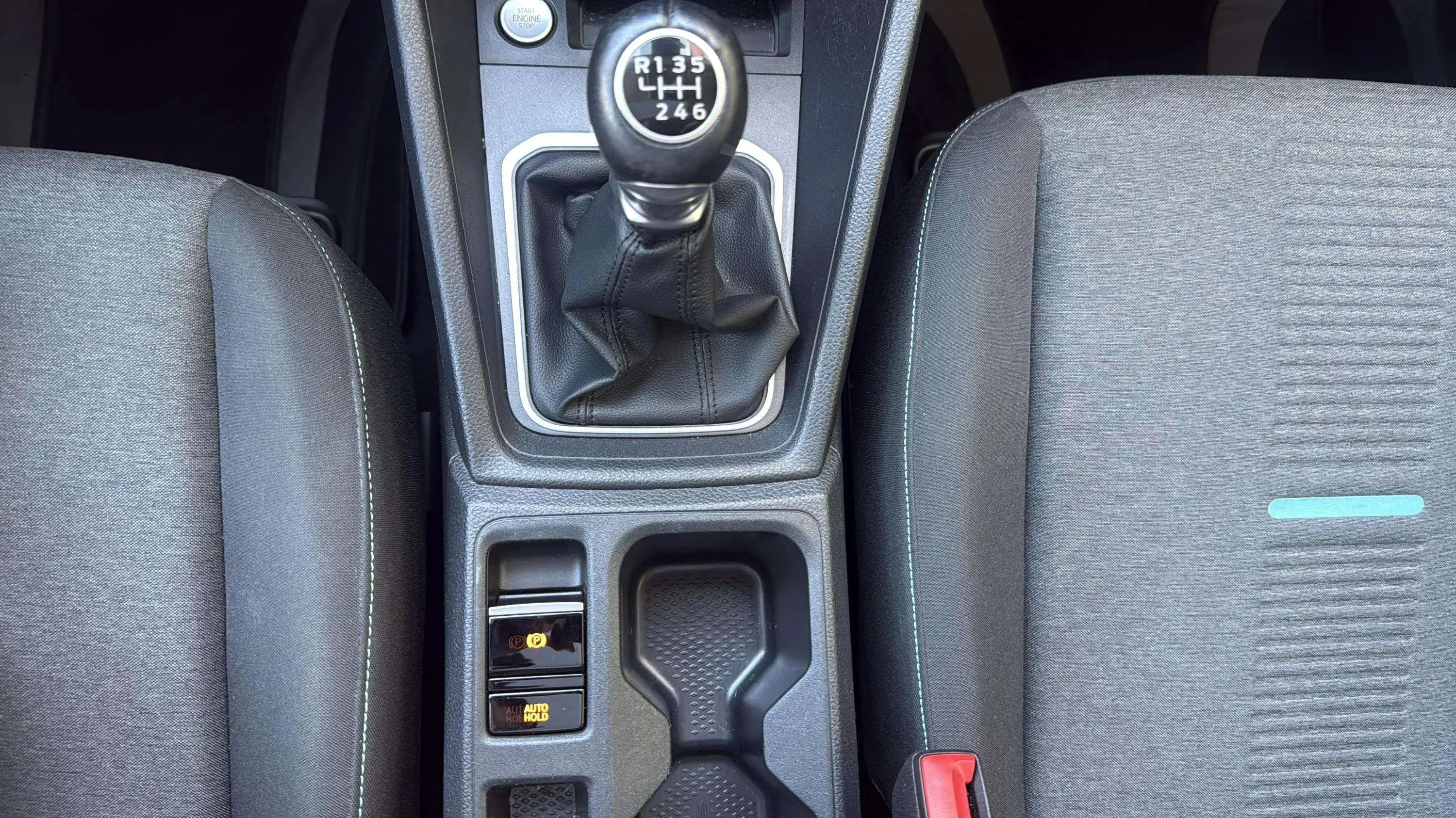 Ford Grand Tourneo Connect 2.0 EcoBlue Active - foto 29