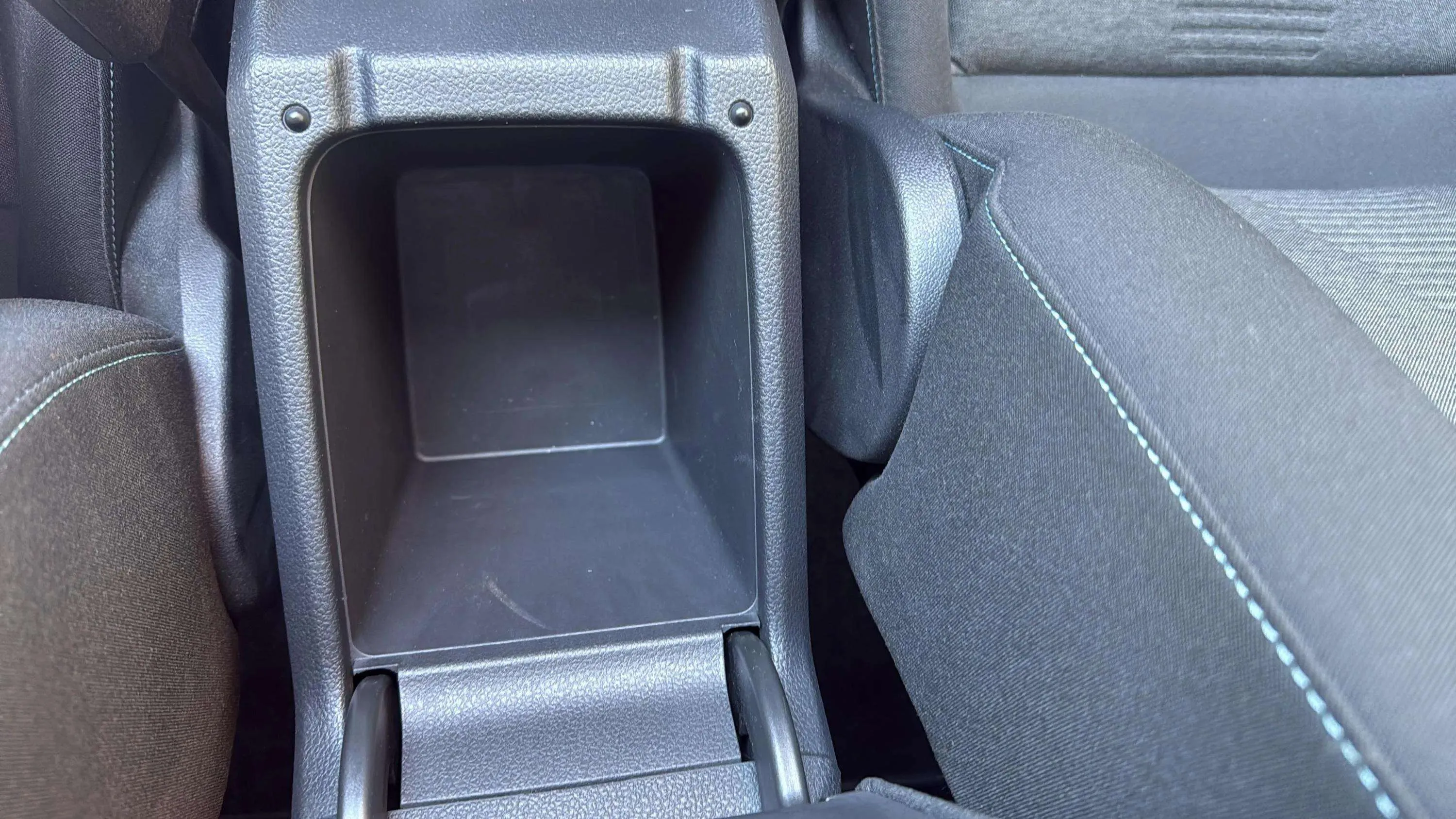 Ford Grand Tourneo Connect 2.0 EcoBlue Active - foto 30