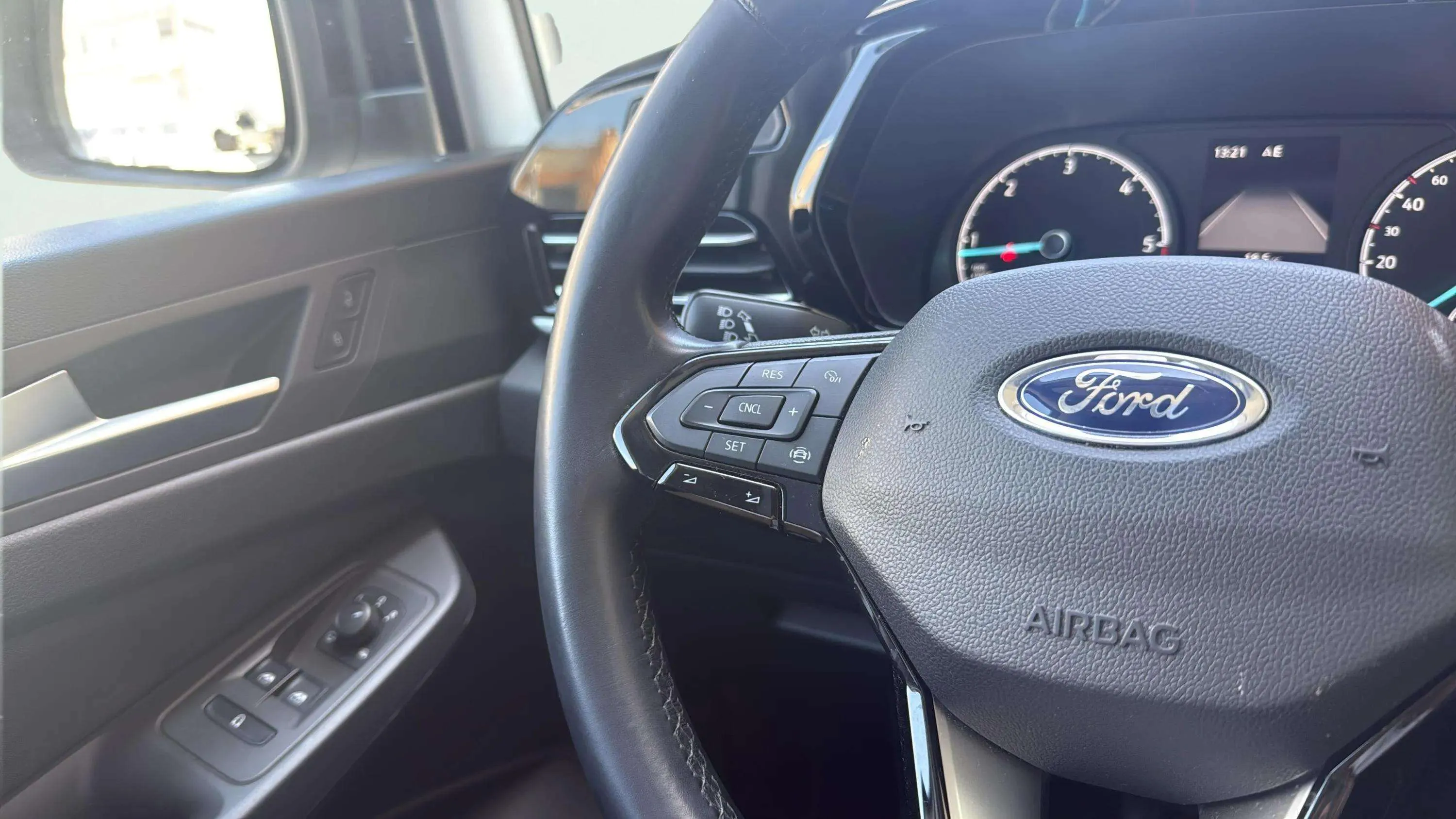 Ford Grand Tourneo Connect 2.0 EcoBlue Active - foto 18