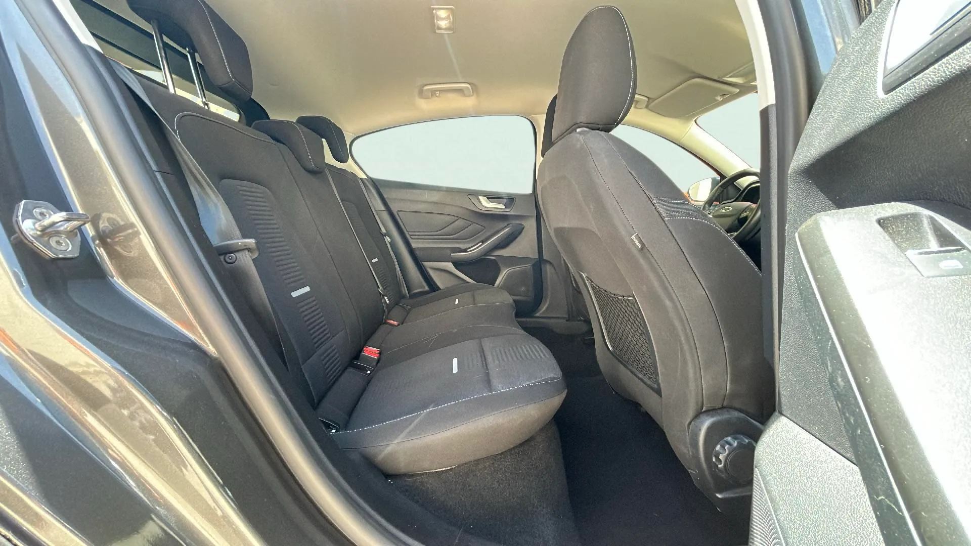 Ford Focus 1.0 EcoBoost MHEV ST-Line - foto 16