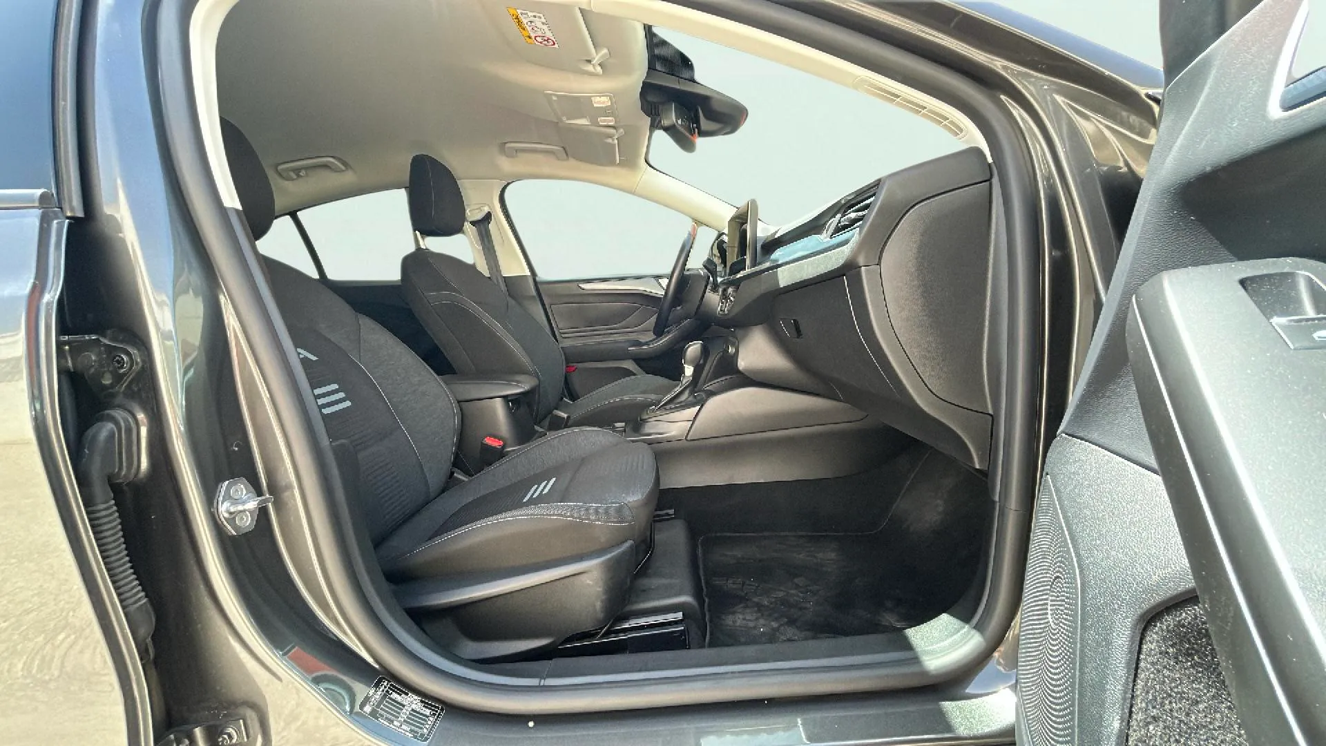 Ford Focus 1.0 EcoBoost MHEV ST-Line - foto 15