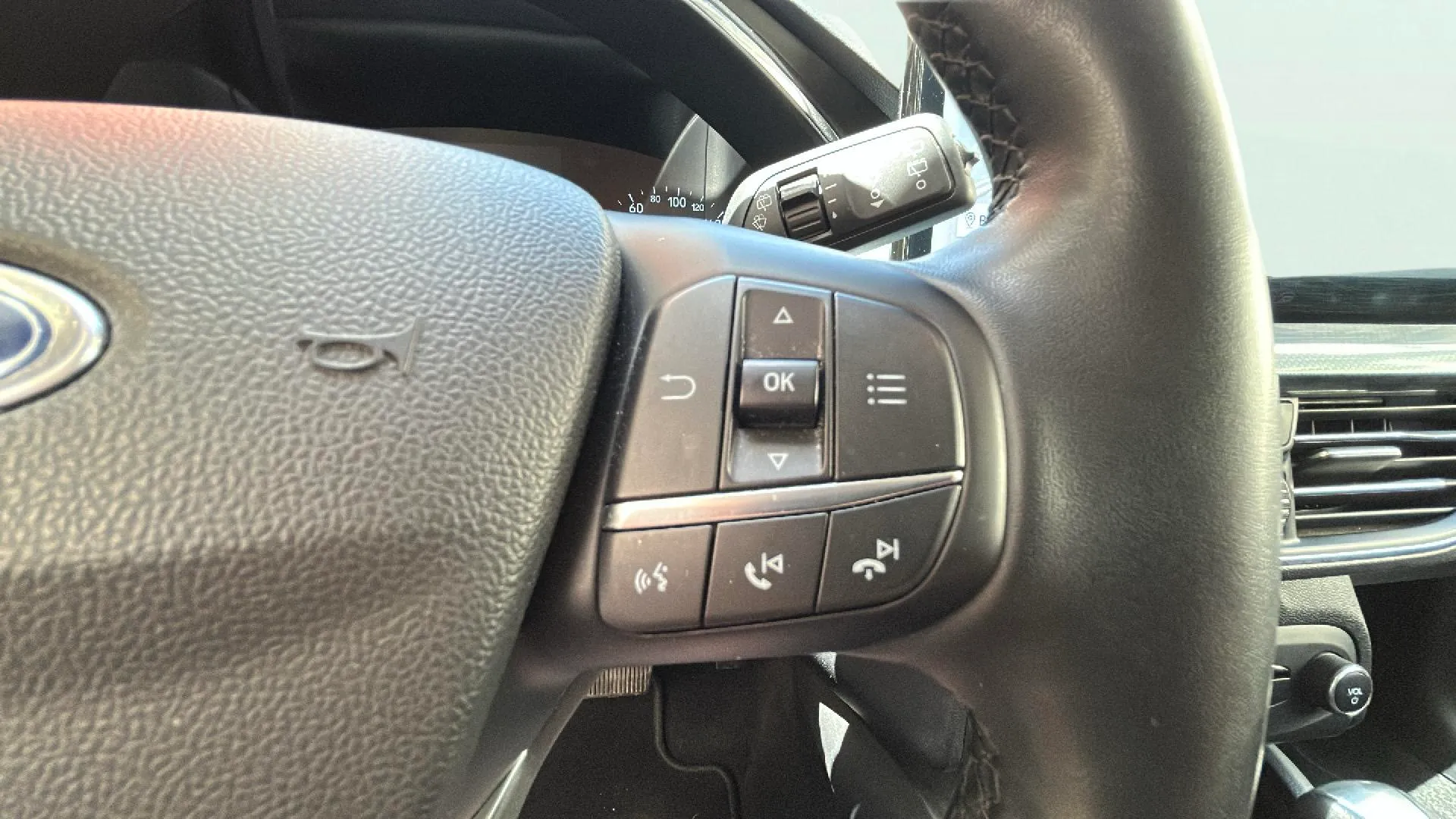 Ford Focus 1.0 EcoBoost MHEV ST-Line - foto 11