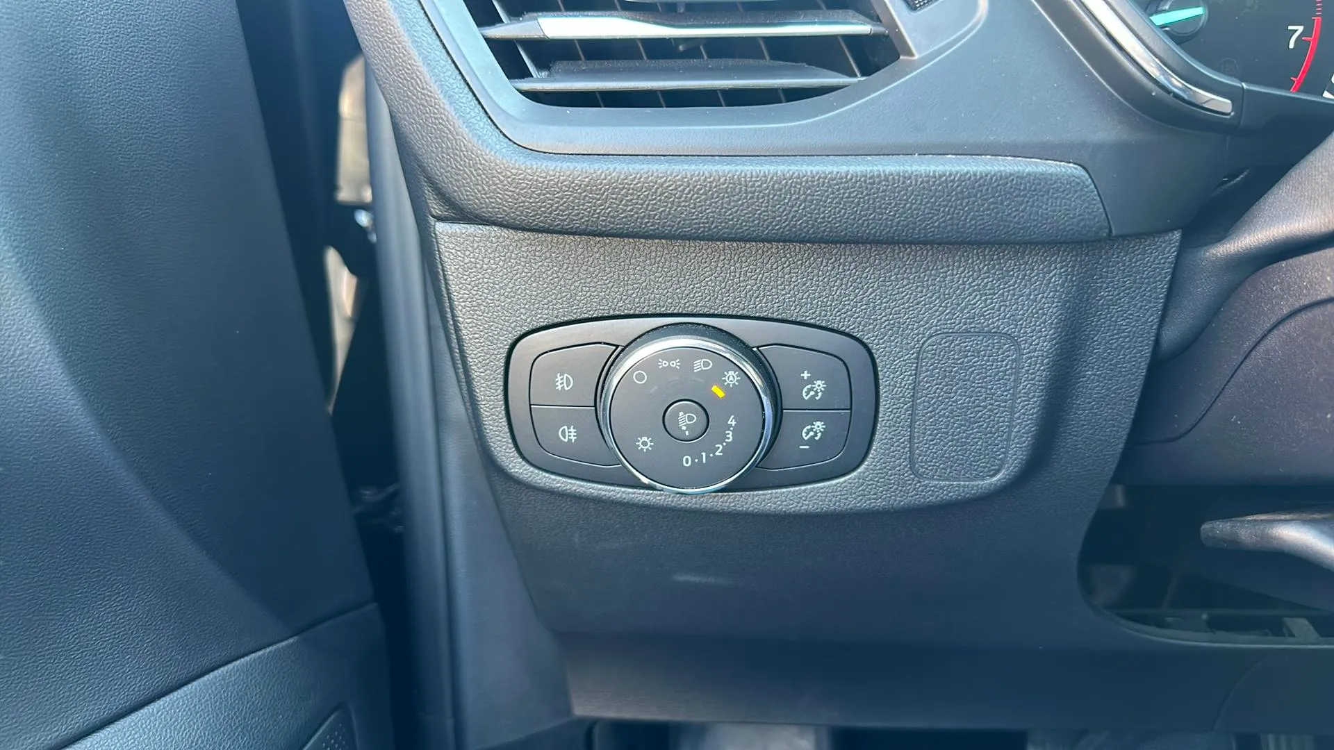 Ford Focus 1.0 EcoBoost MHEV Active - foto 18