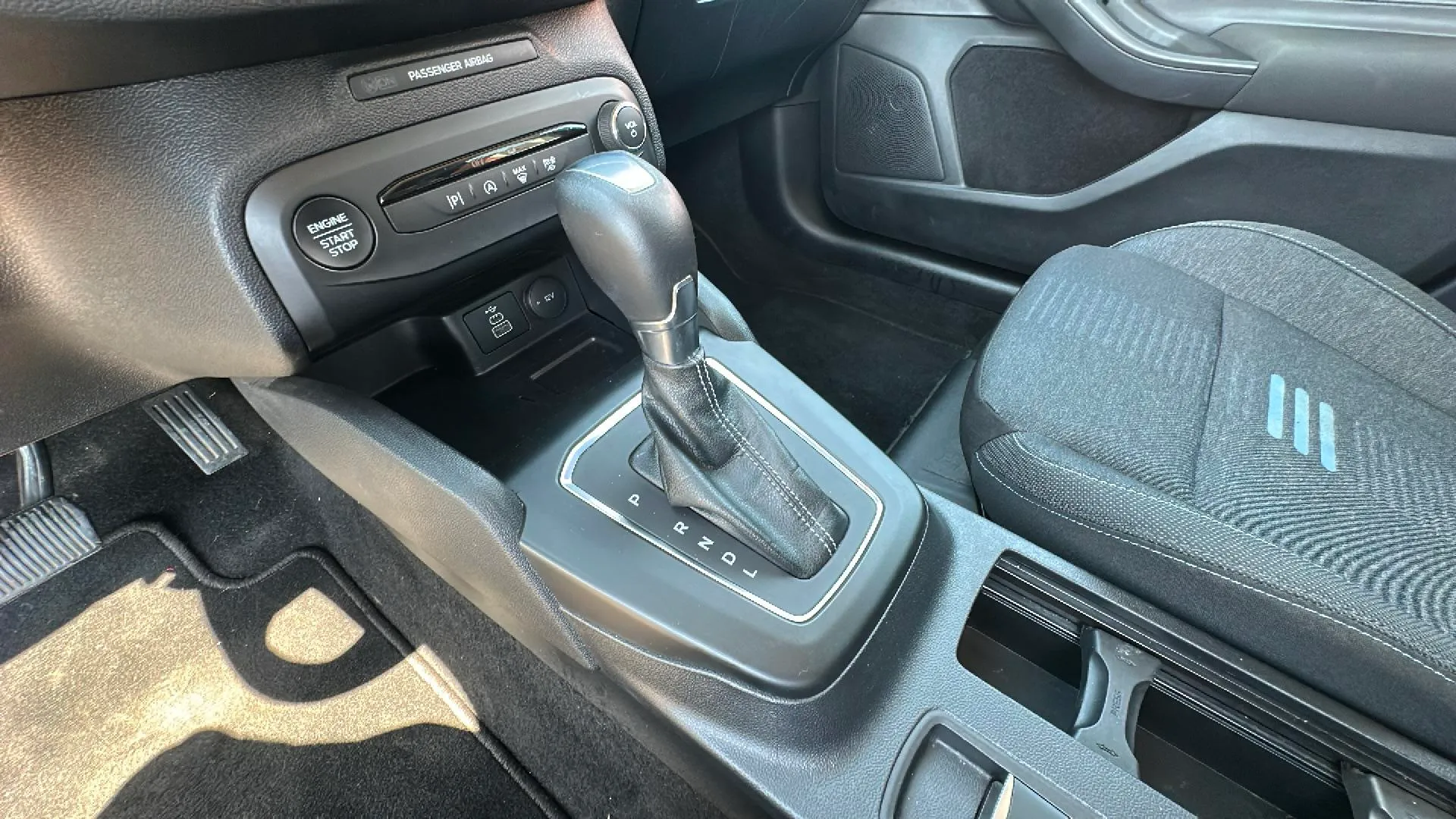 Ford Focus 1.0 EcoBoost MHEV Active - foto 11