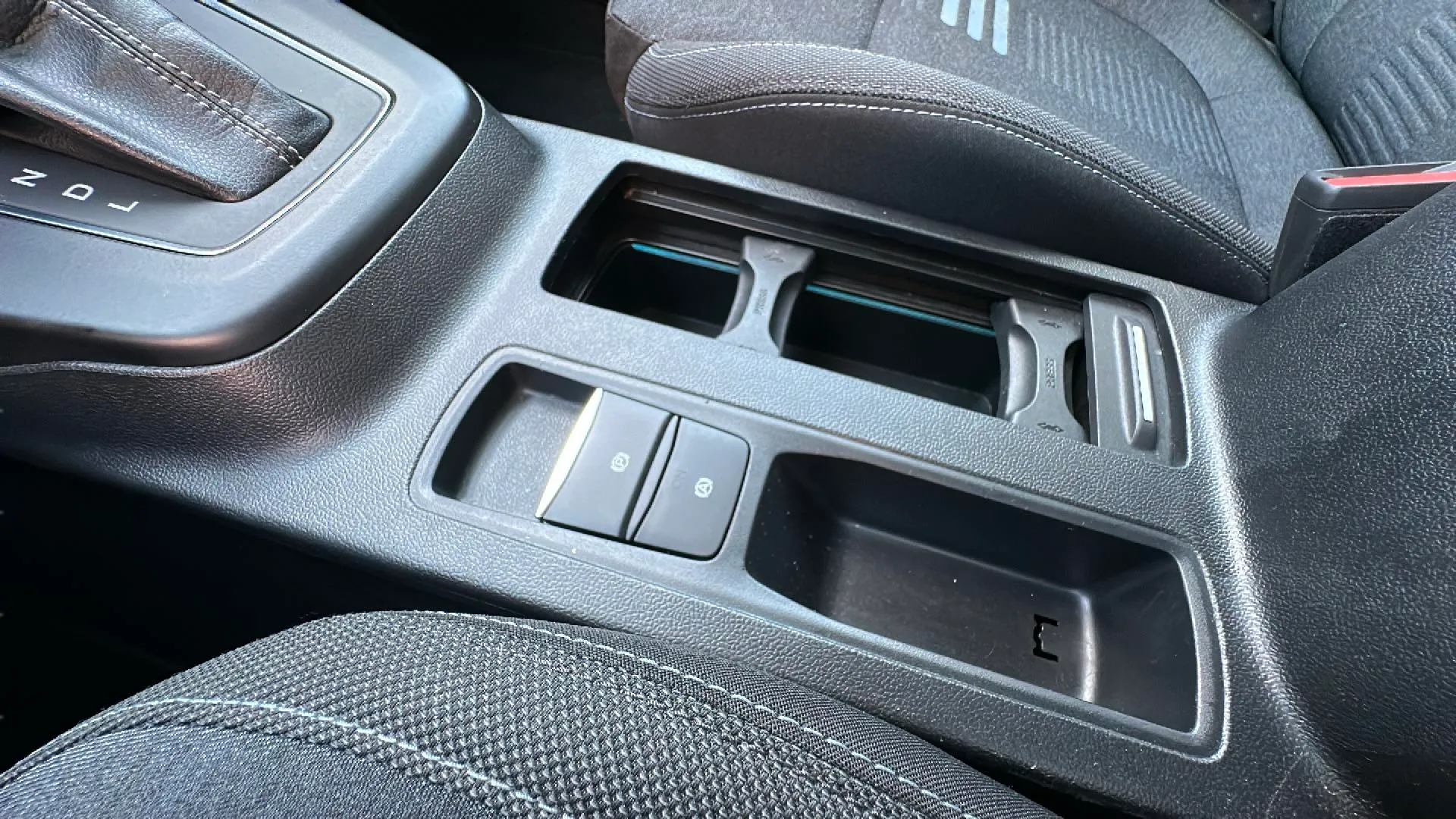 Ford Focus 1.0 EcoBoost MHEV Active - foto 17