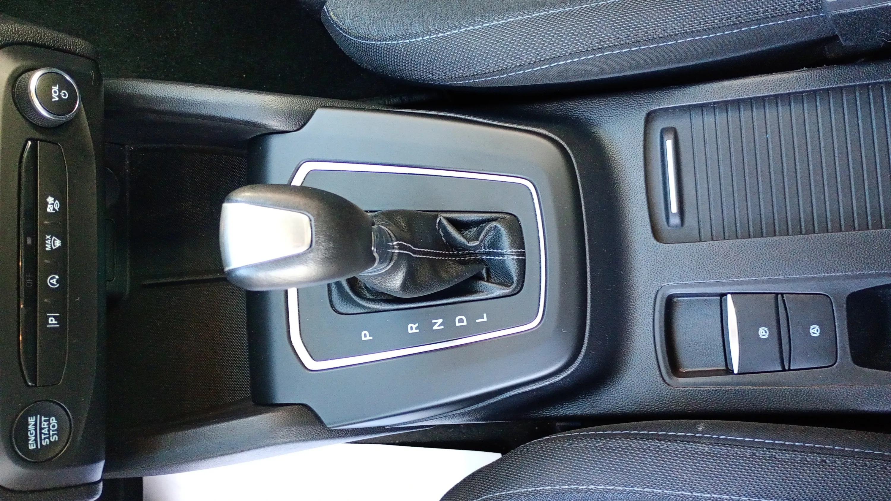 Ford Focus 1.0 EcoBoost MHEV ST-Line - foto 15