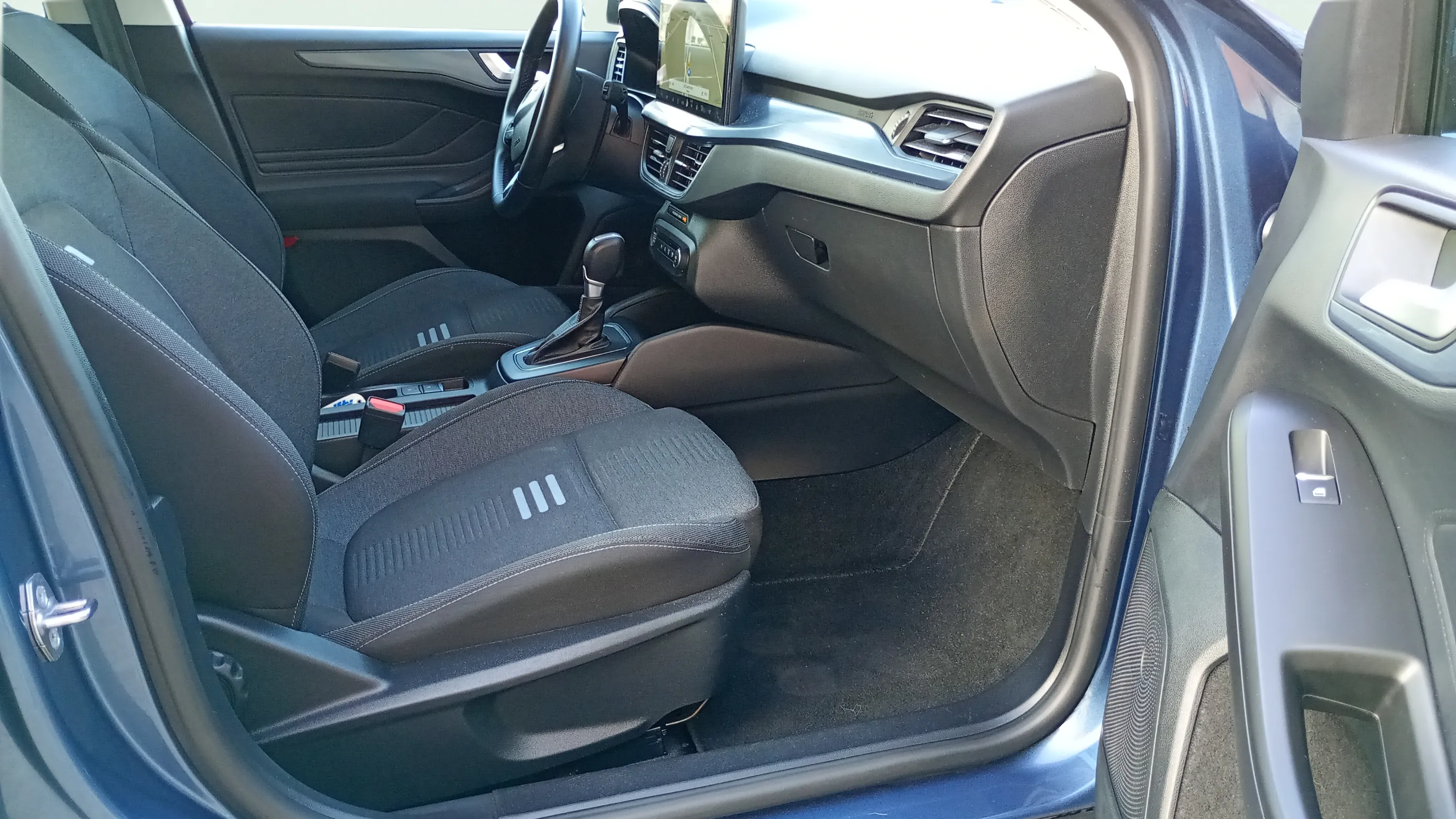 Ford Focus 1.0 EcoBoost MHEV ST-Line - foto 16