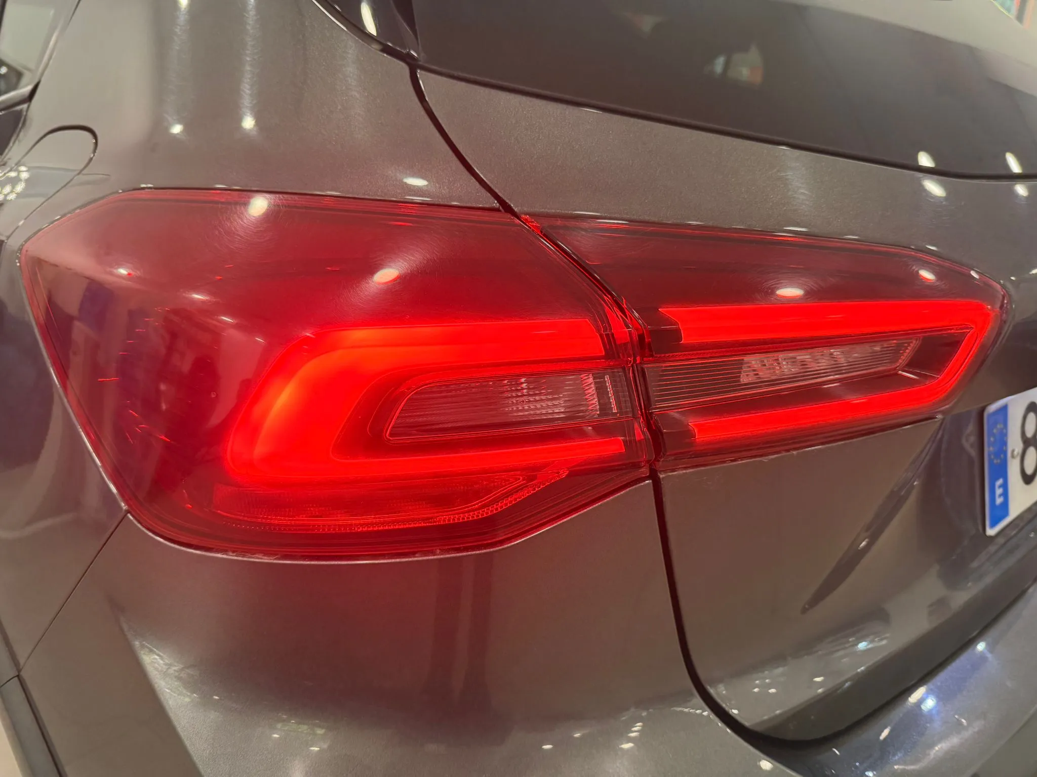 Ford Focus 1.0 EcoBoost MHEV Active - foto 24