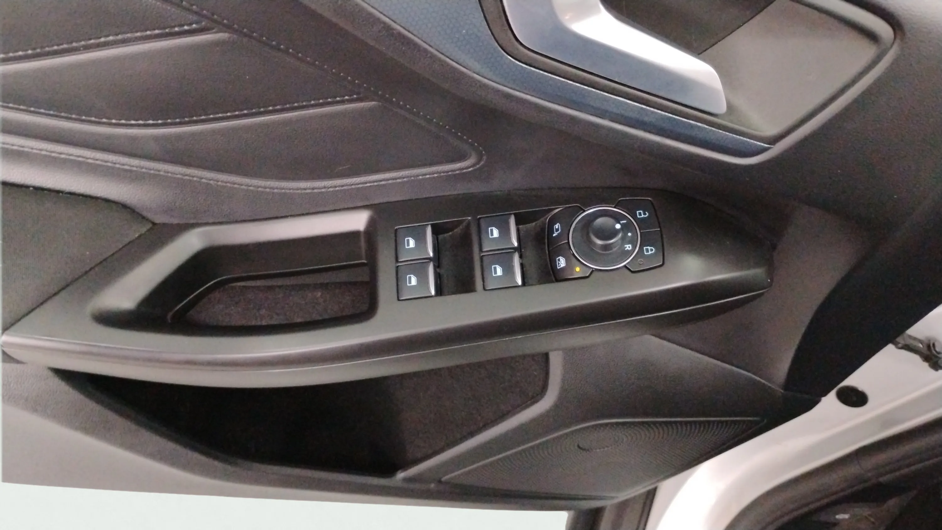 Ford Focus 1.0 EcoBoost MHEV ST-Line - foto 18
