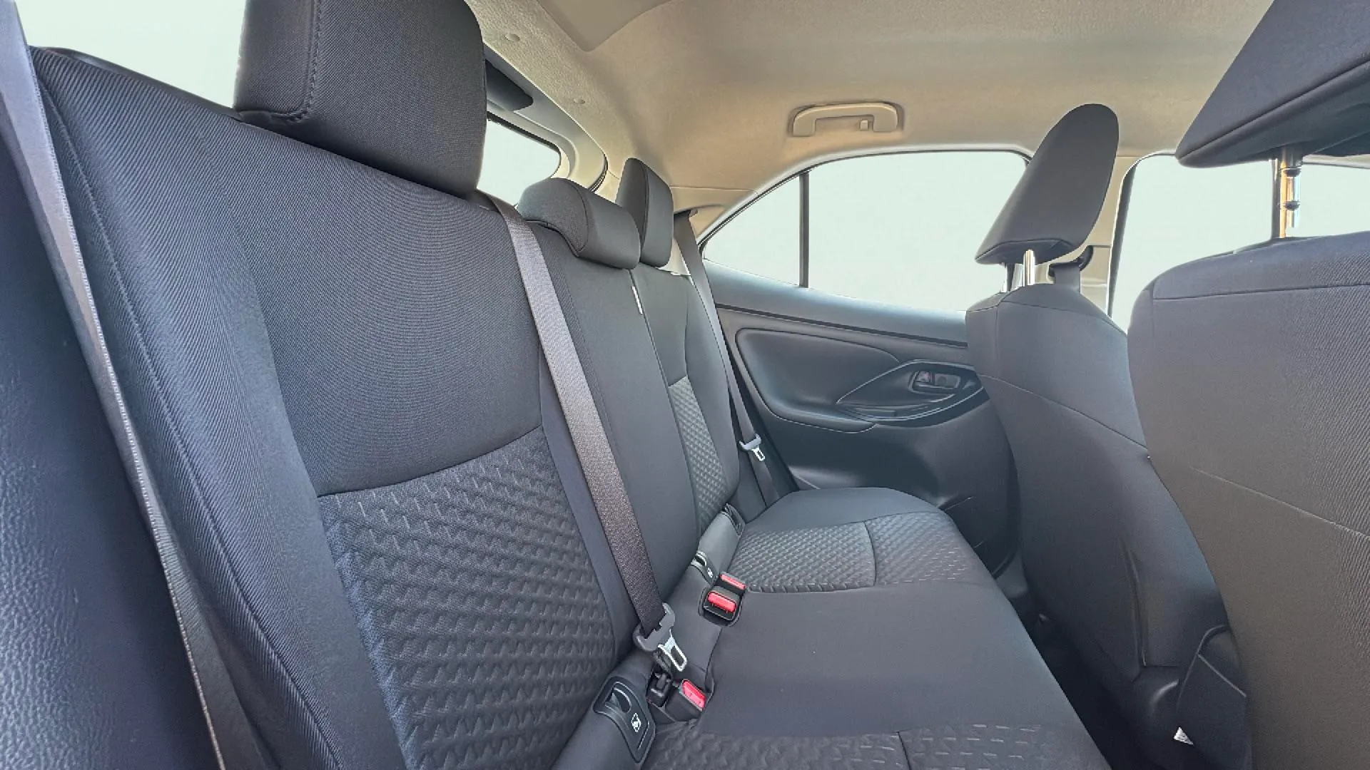 Toyota Yaris Cross 1.5 130H Active - foto 25
