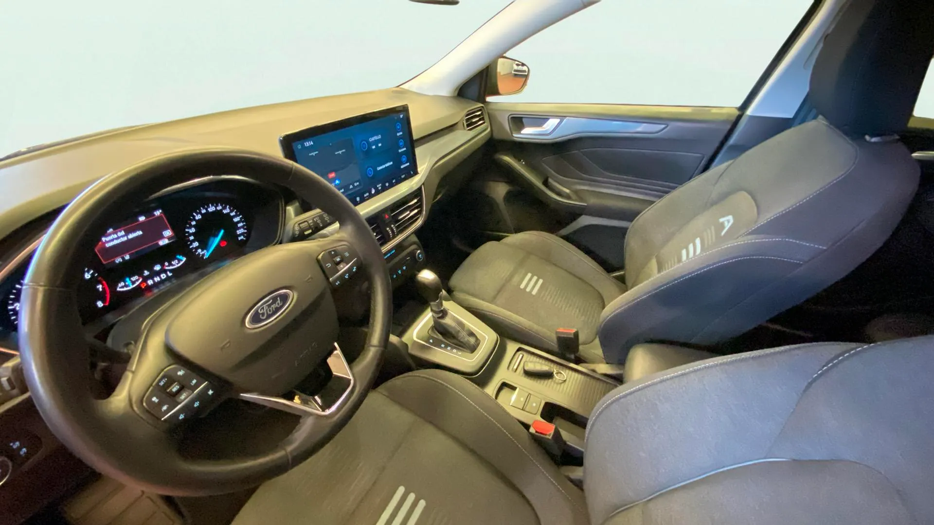 Ford Focus 1.0 EcoBoost MHEV ST-Line - foto 11