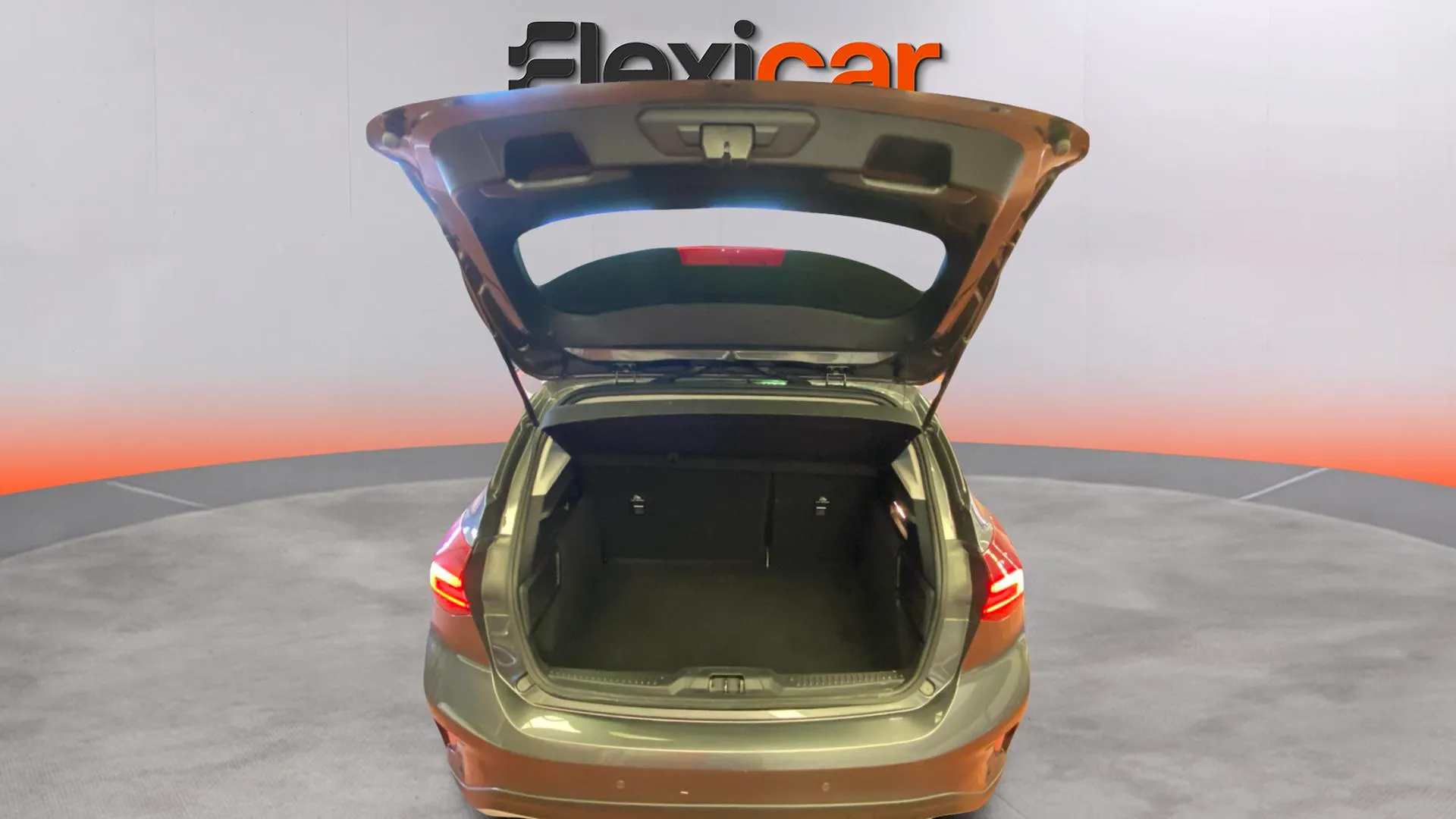 Ford Focus 1.0 EcoBoost MHEV ST-Line - foto 9