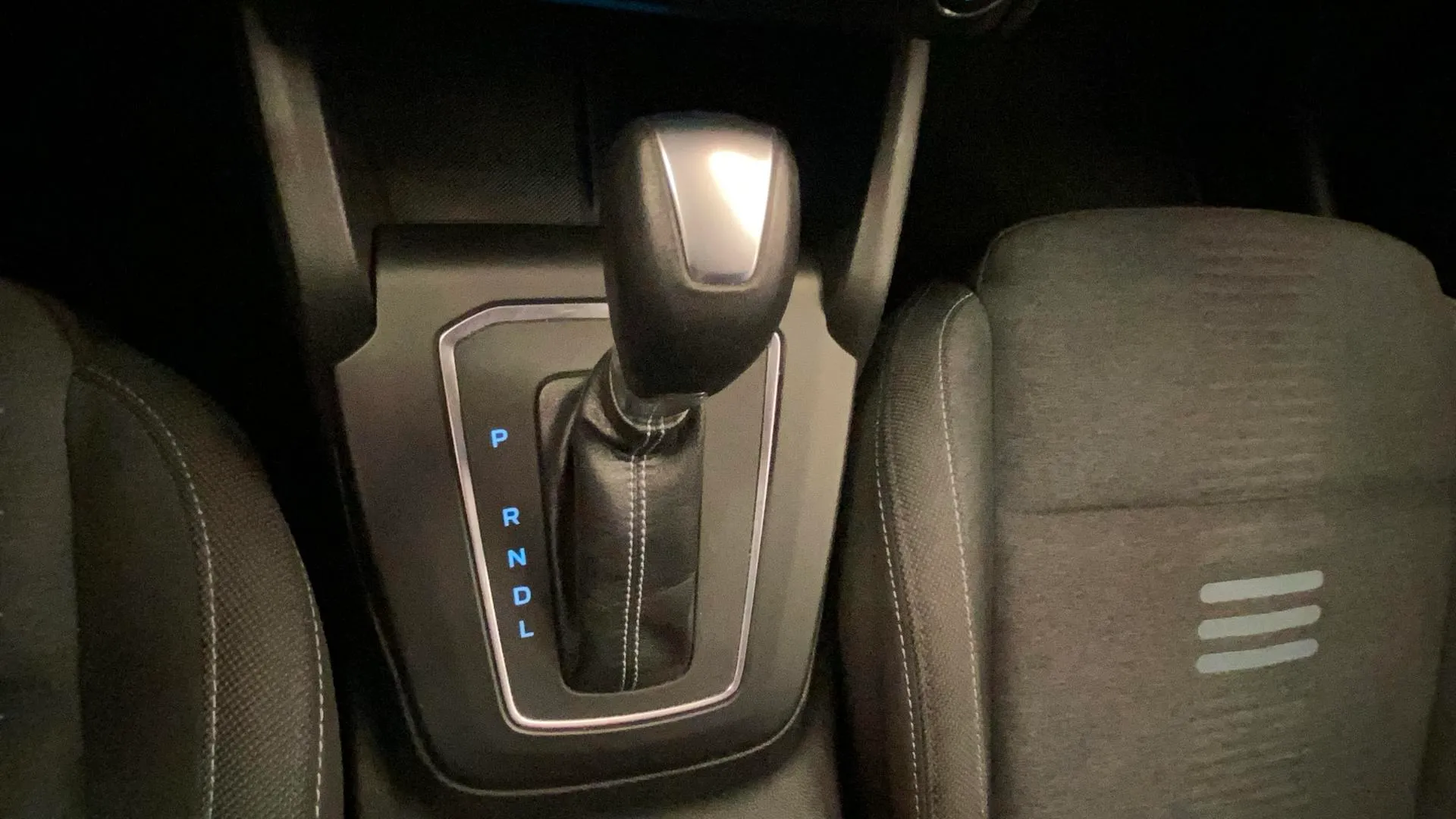 Ford Focus 1.0 EcoBoost MHEV ST-Line - foto 34