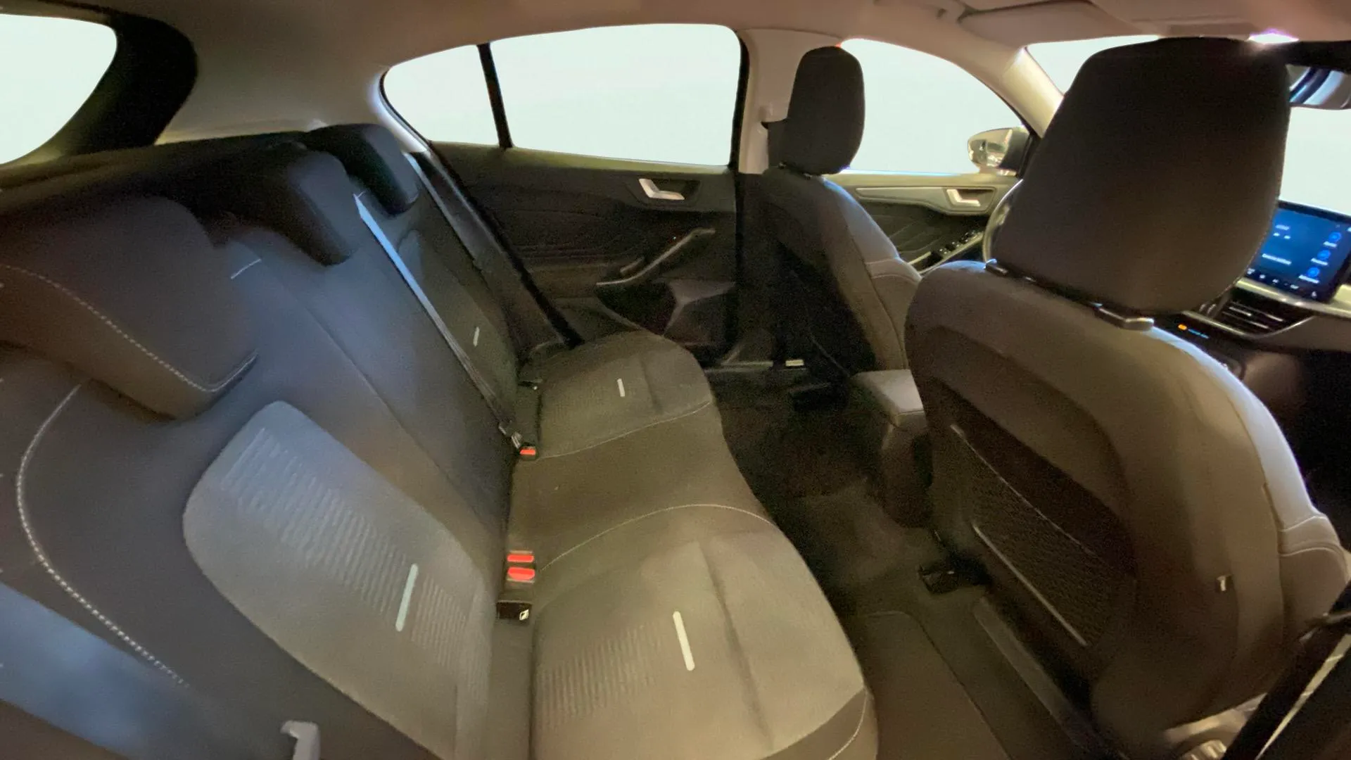 Ford Focus 1.0 EcoBoost MHEV ST-Line - foto 15