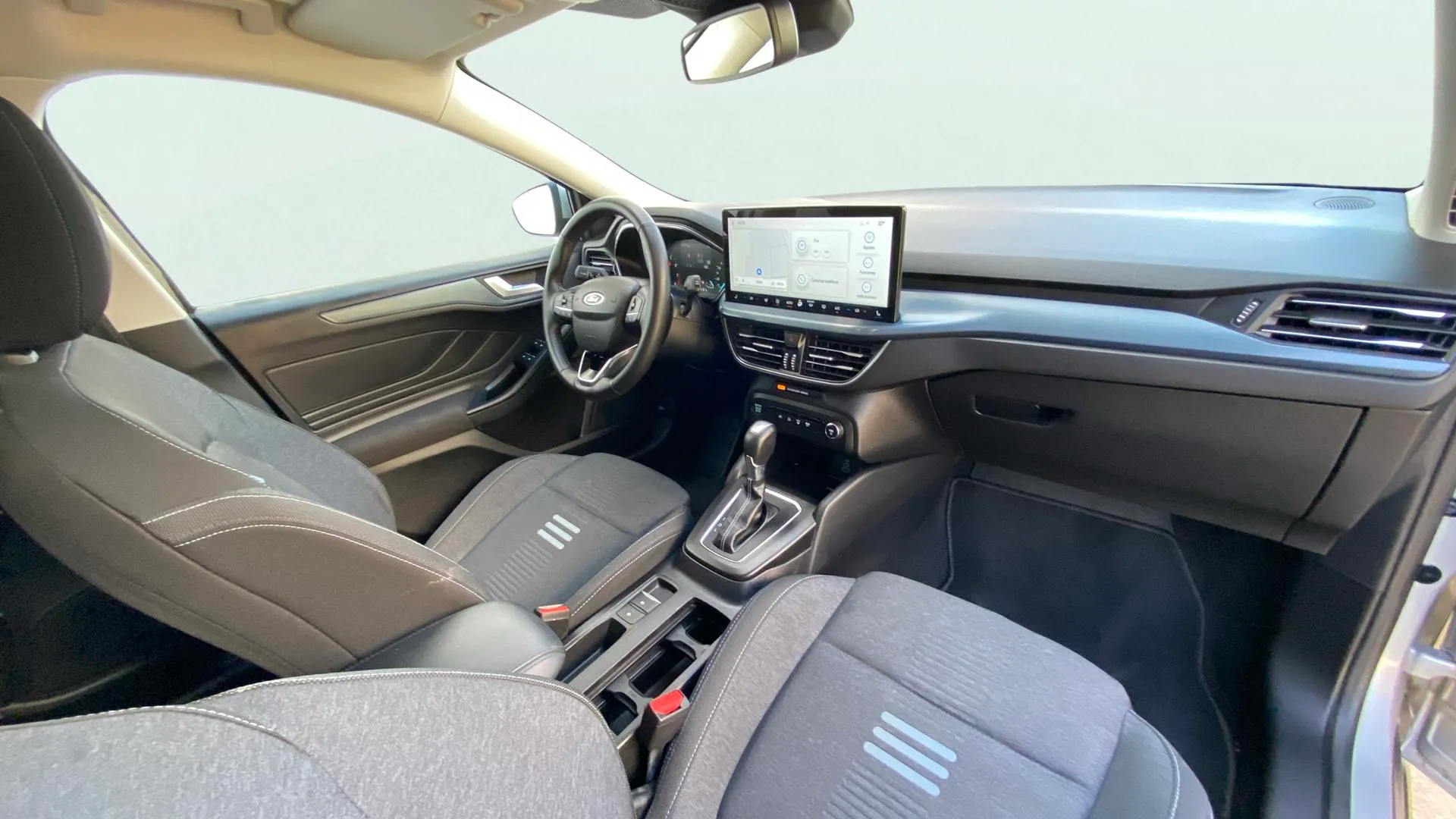 Ford Focus 1.0 EcoBoost MHEV ST-Line - foto 19