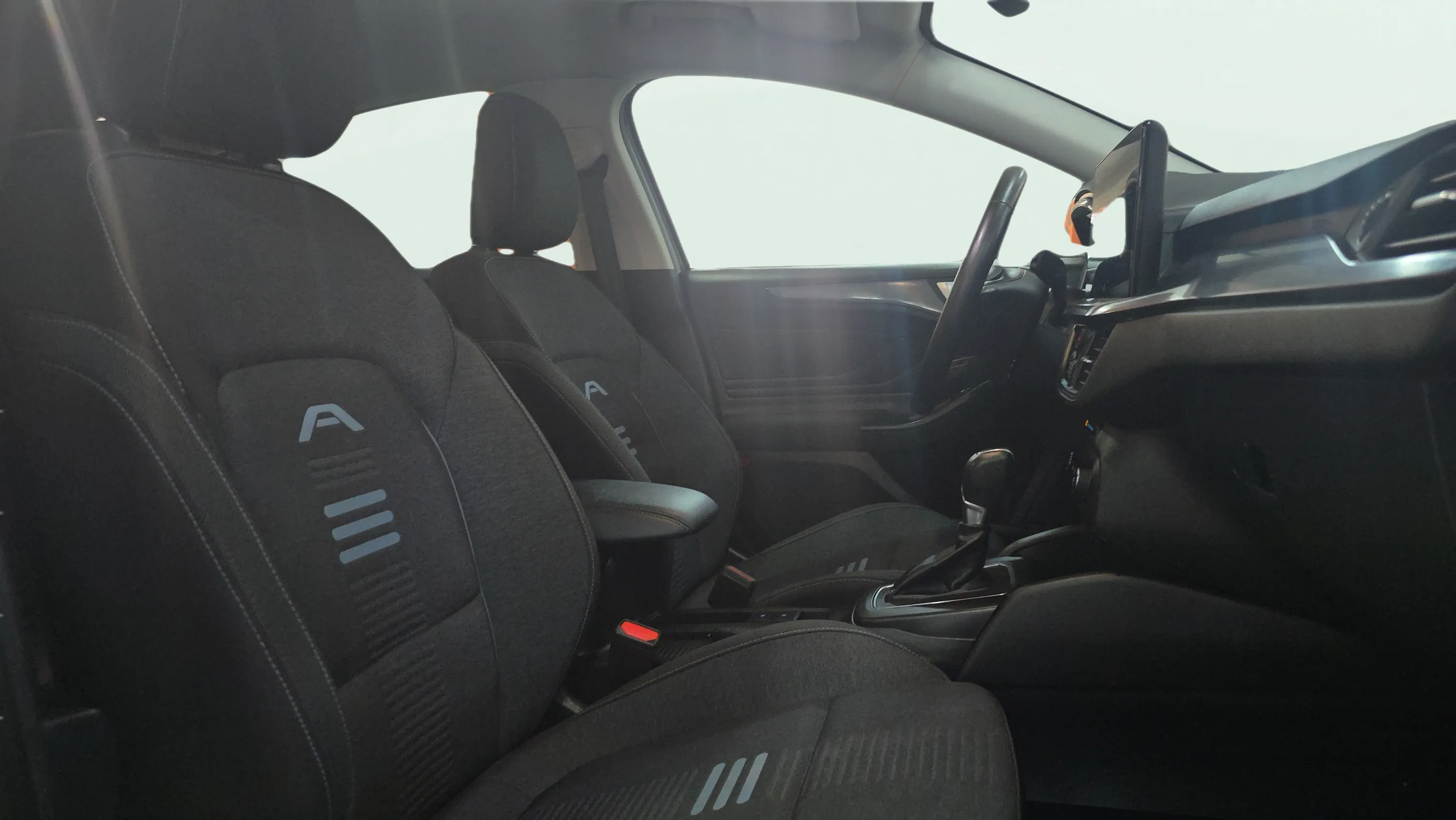 Ford Focus 1.0 EcoBoost MHEV Active - foto 16